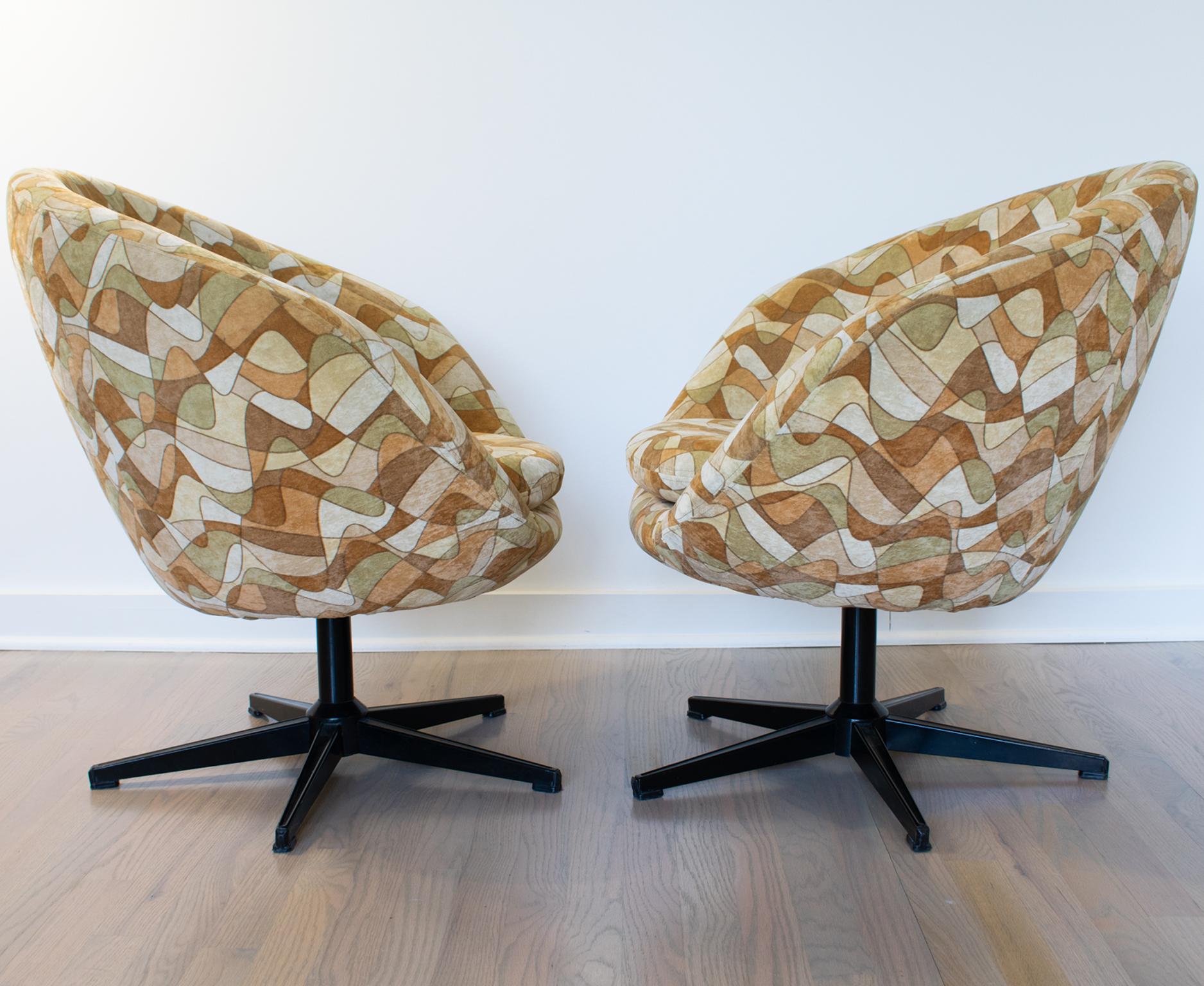 Mid-Century Modern Overman Sweden Pod Swivel Lounge Chair Armchair, a pair In Good Condition In Atlanta, GA