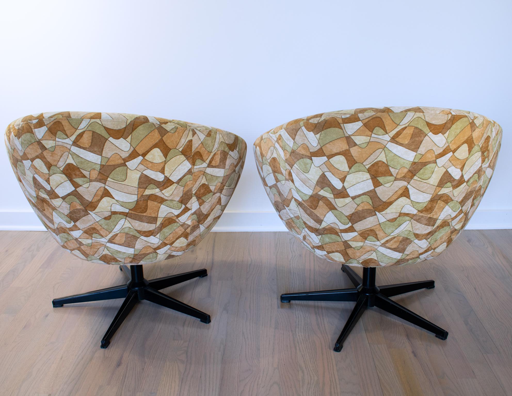Mid-Century Modern Overman Sweden Pod Swivel Lounge Chair Armchair, a pair 1