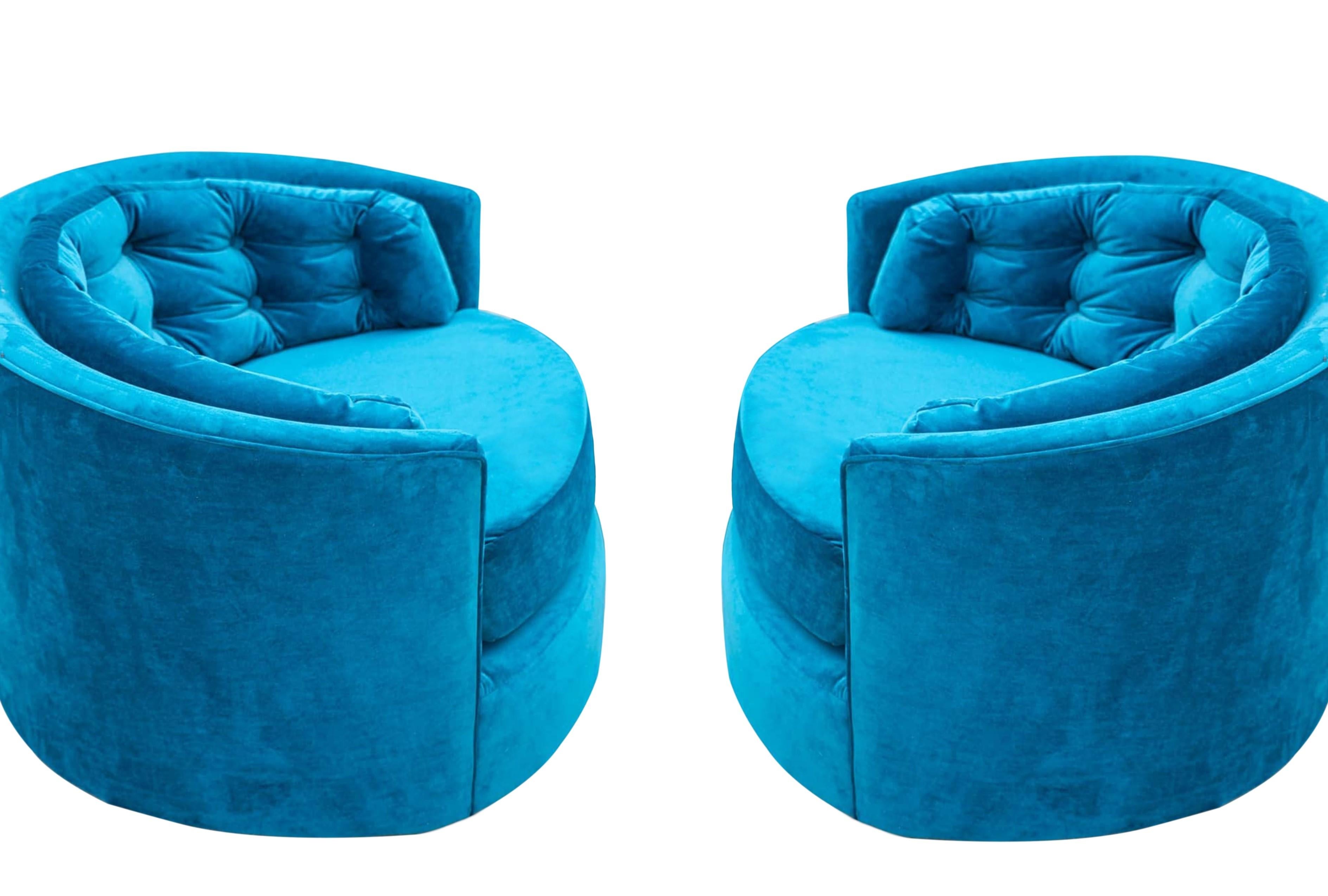 American Mid-Century Modern Oversized Swivel Tub Chairs in the Style of Milo Baughman