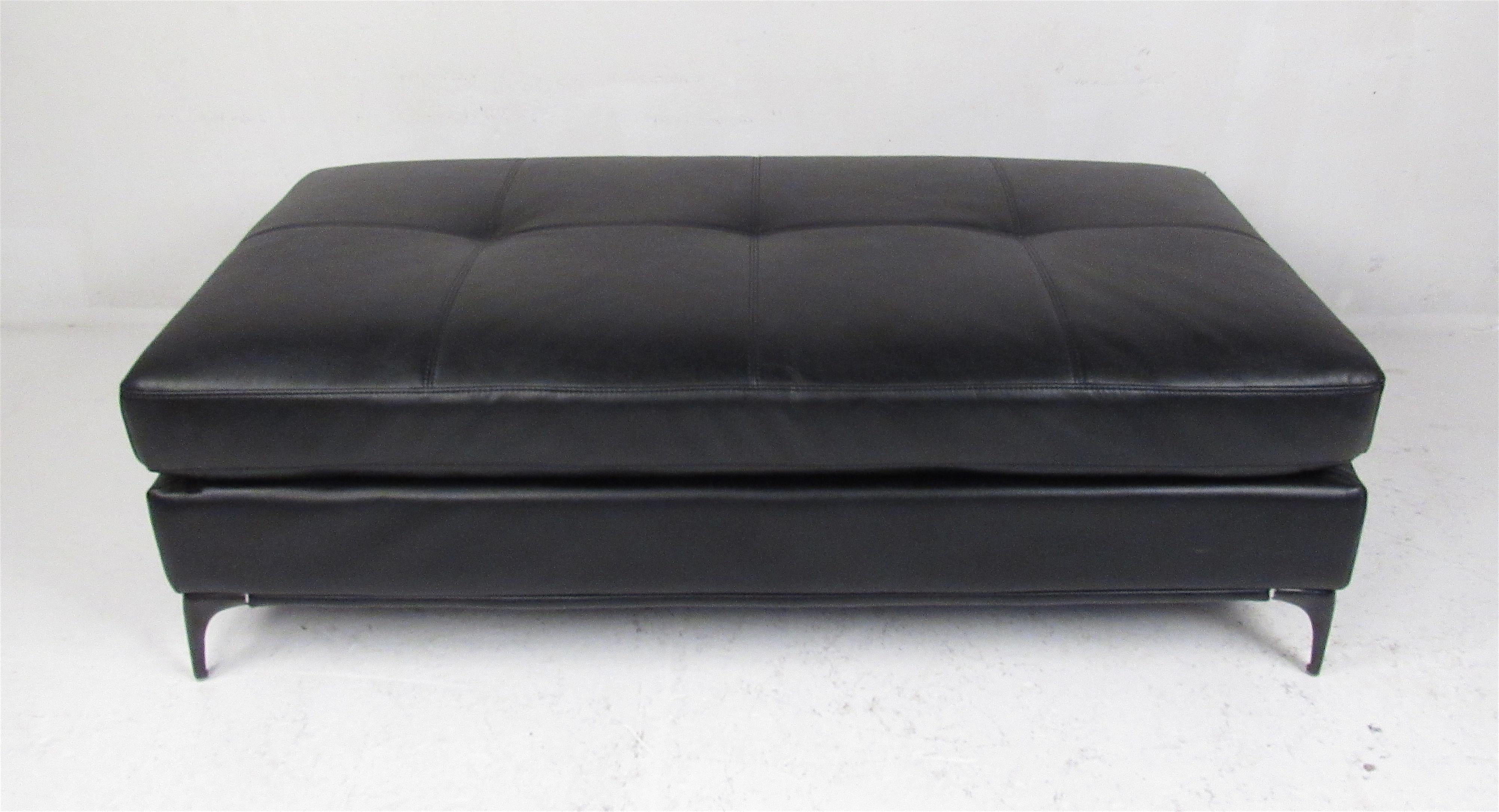 Mid-Century Modern Oversized Vinyl Bench or Ottoman In Good Condition For Sale In Brooklyn, NY