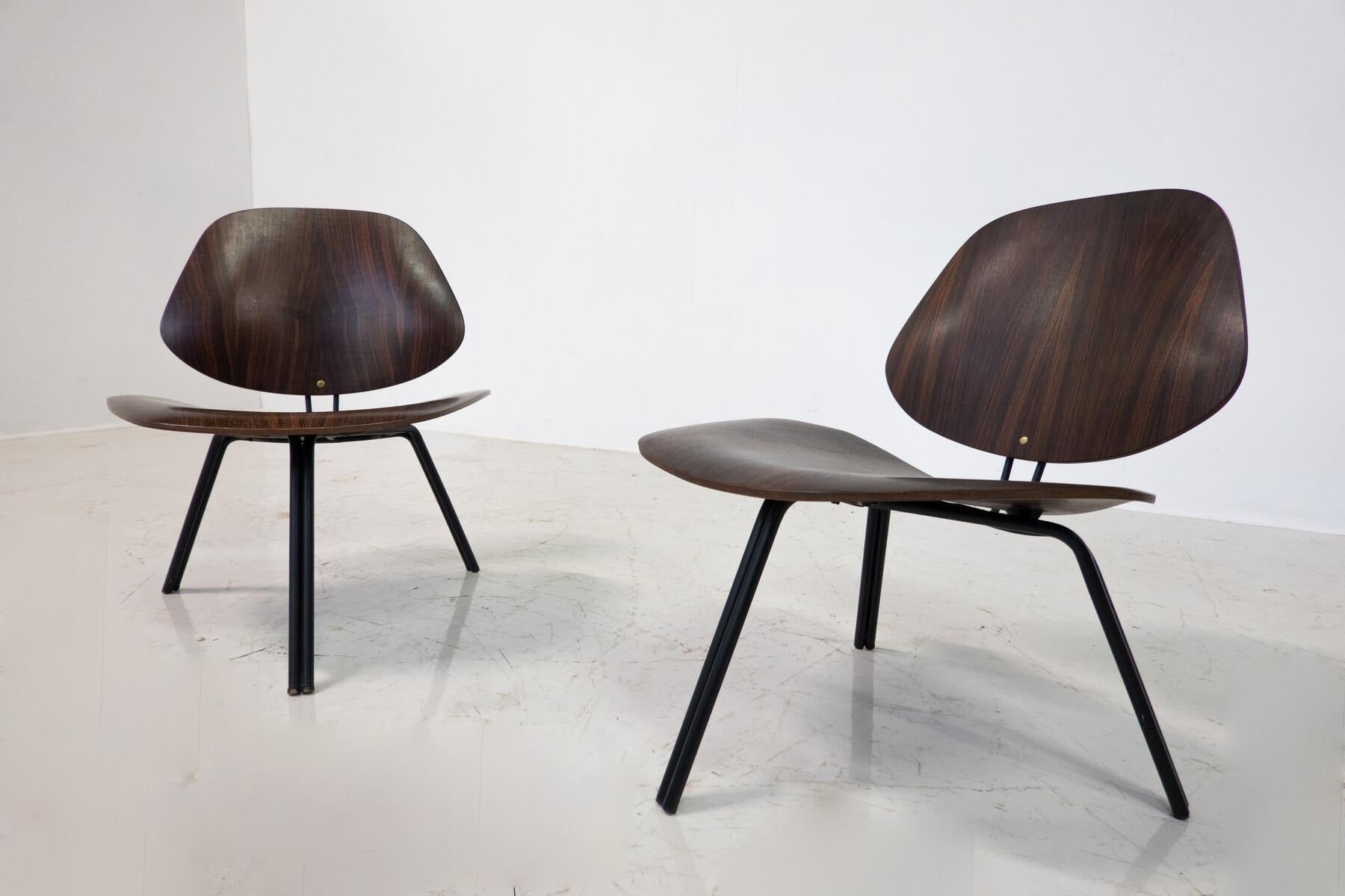 Moderne P31-Stühle aus der Mitte des Jahrhunderts von Osvaldo Borsani, Tecno, 1950er Jahre (Holz) im Angebot