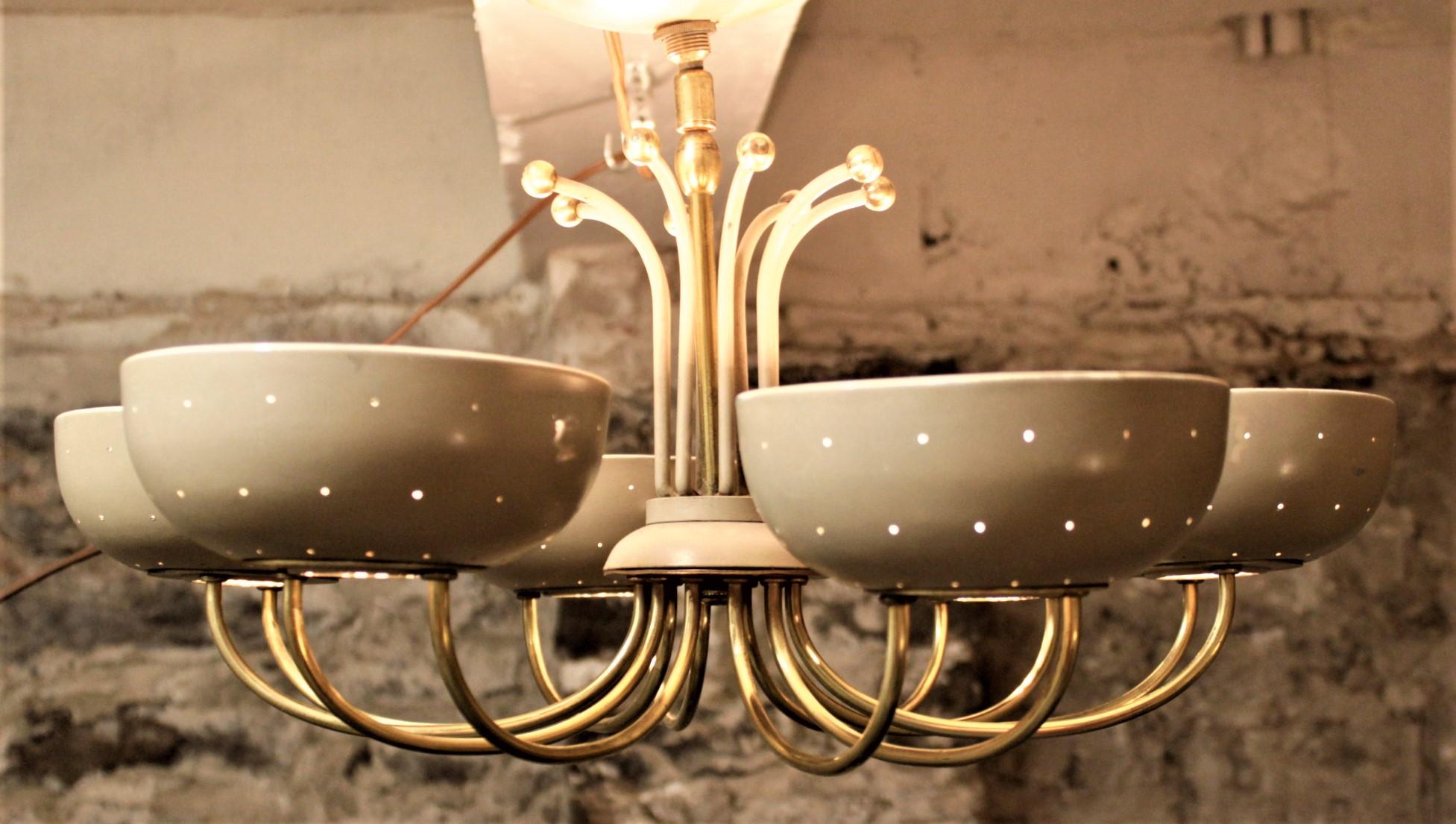 Mid-Century Modern Paavo Tynell Attributed Six Cup Chandelier or Light Fixture In Good Condition In Hamilton, Ontario