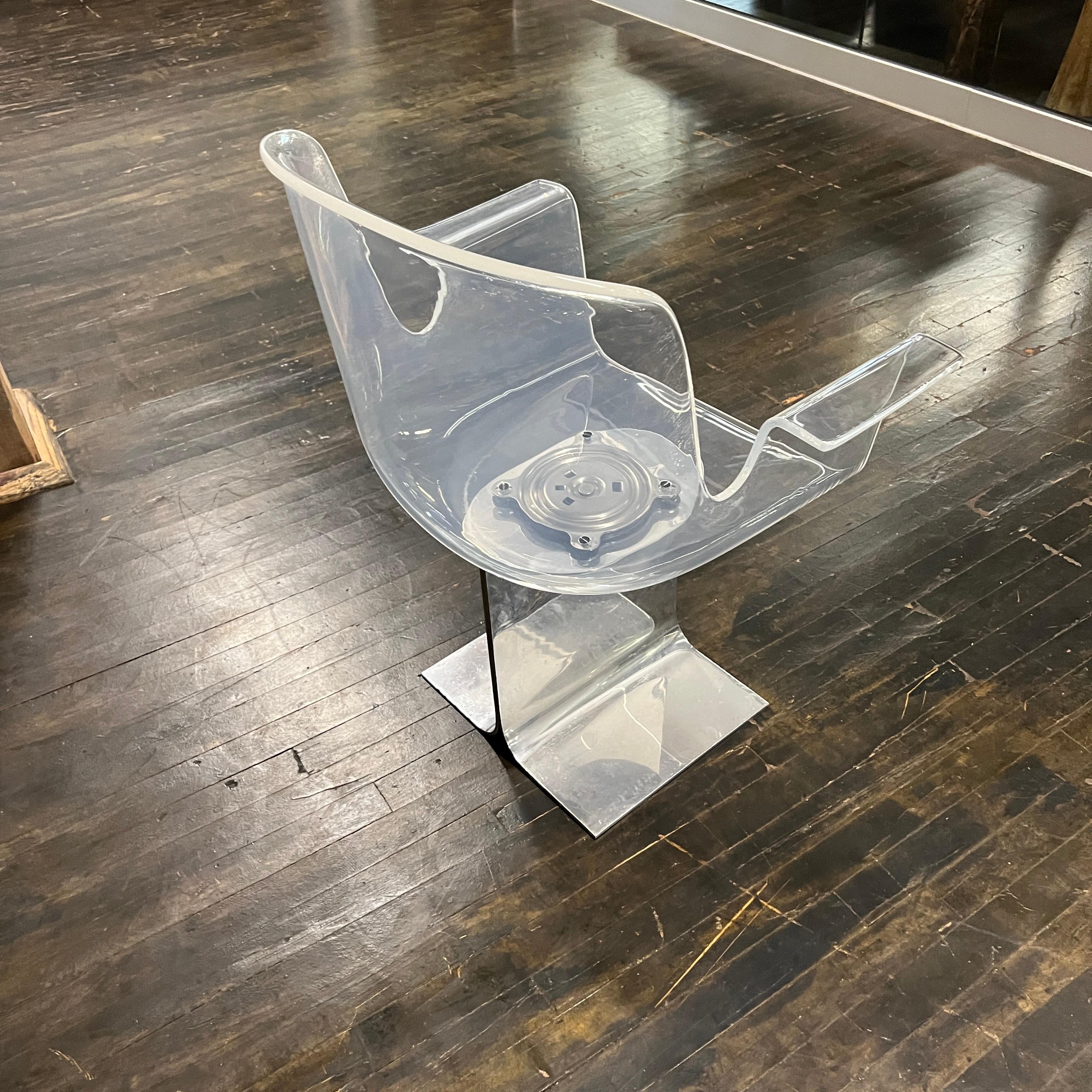 Mid-Century Modern Pace Collection Lucite Chair on Chrome Swivel Base Model 171 In Fair Condition In Chicago, IL