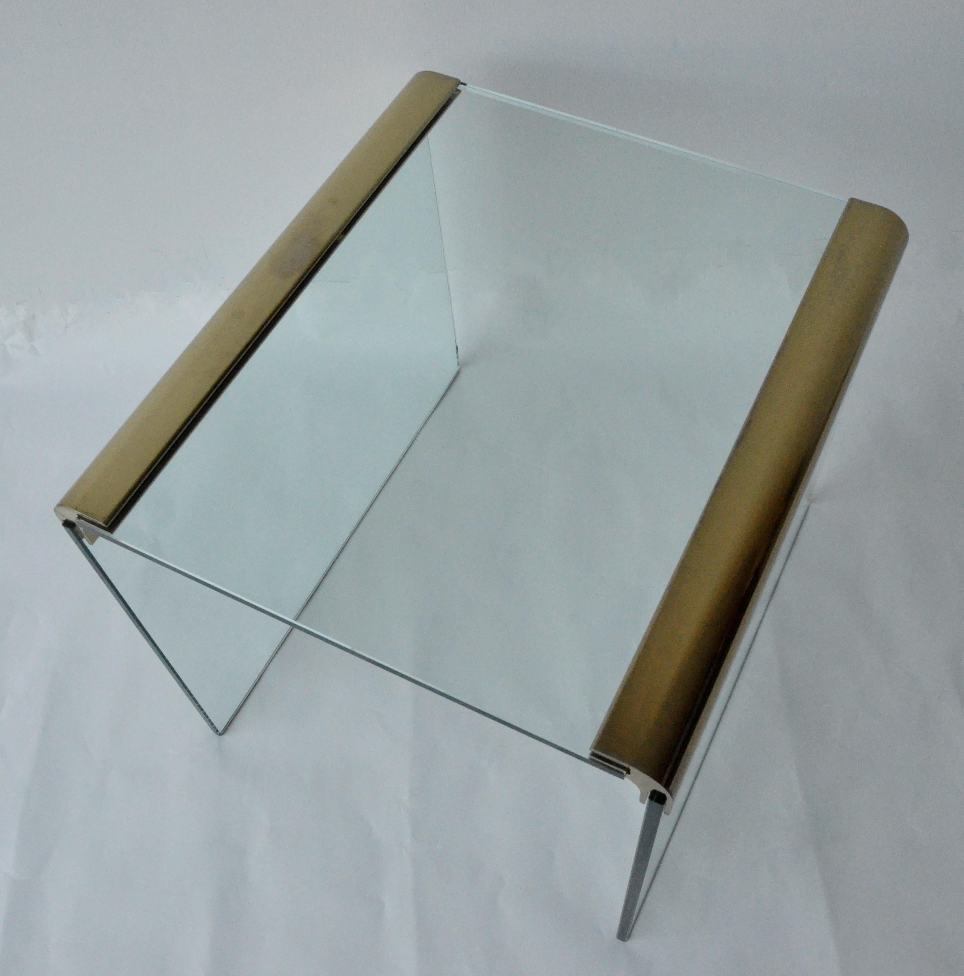 Mid-Century Modern Pace Waterfall 3 Sided Glass Sheet Held by Brass Bars End or Side Table For Sale