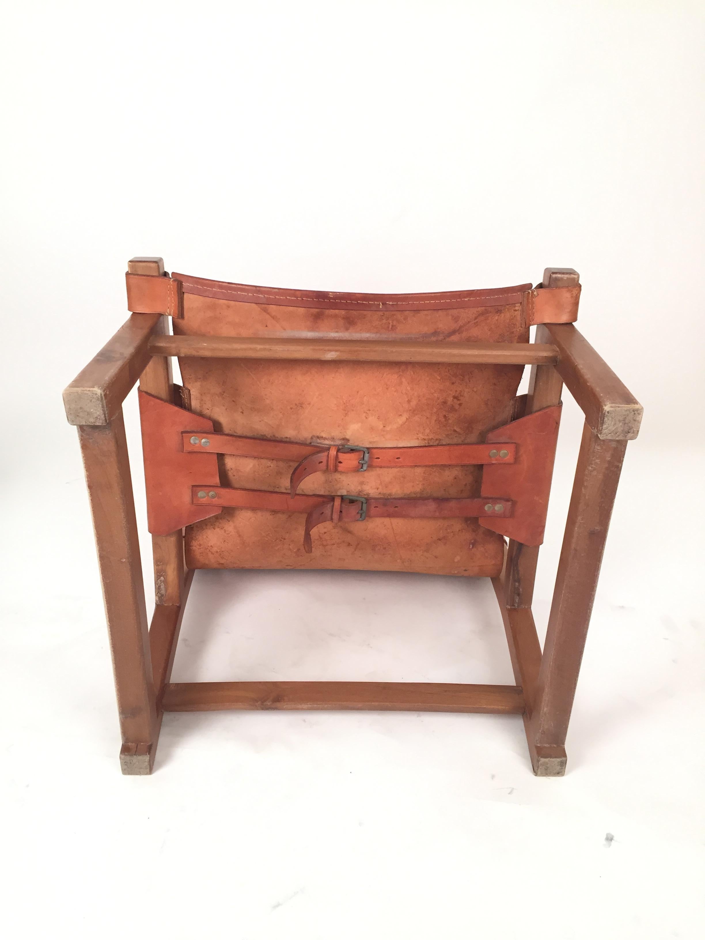 Mid-Century Modern Paco Muñoz Hunting Chairs, Walnut and Leather 5