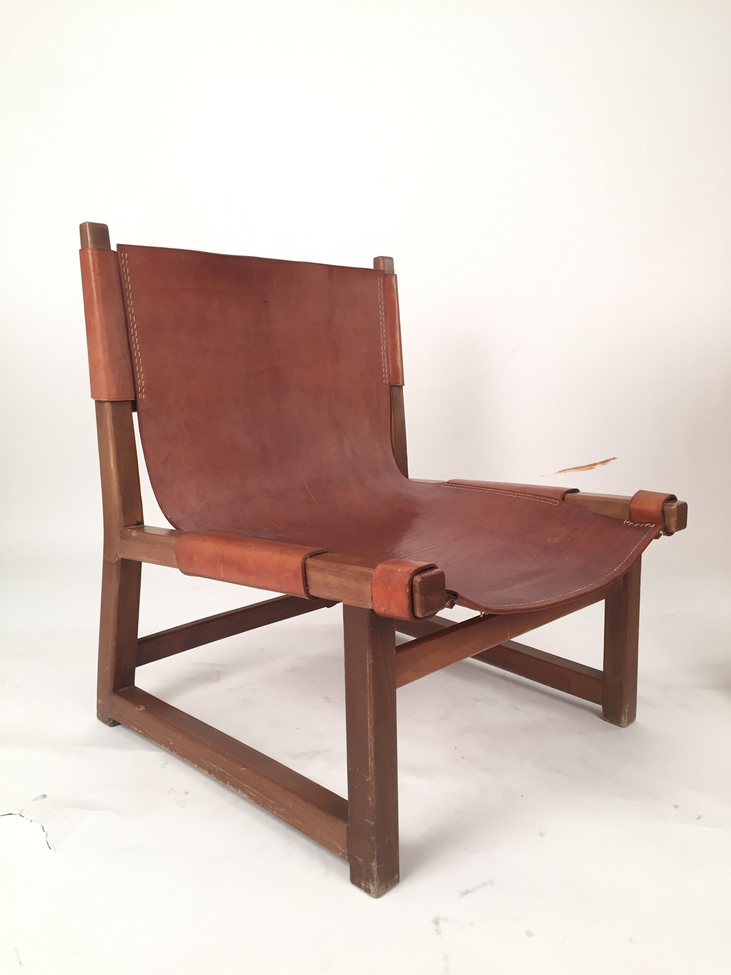 Mid-Century Modern Paco Muñoz Hunting Chairs, Walnut and Leather 8