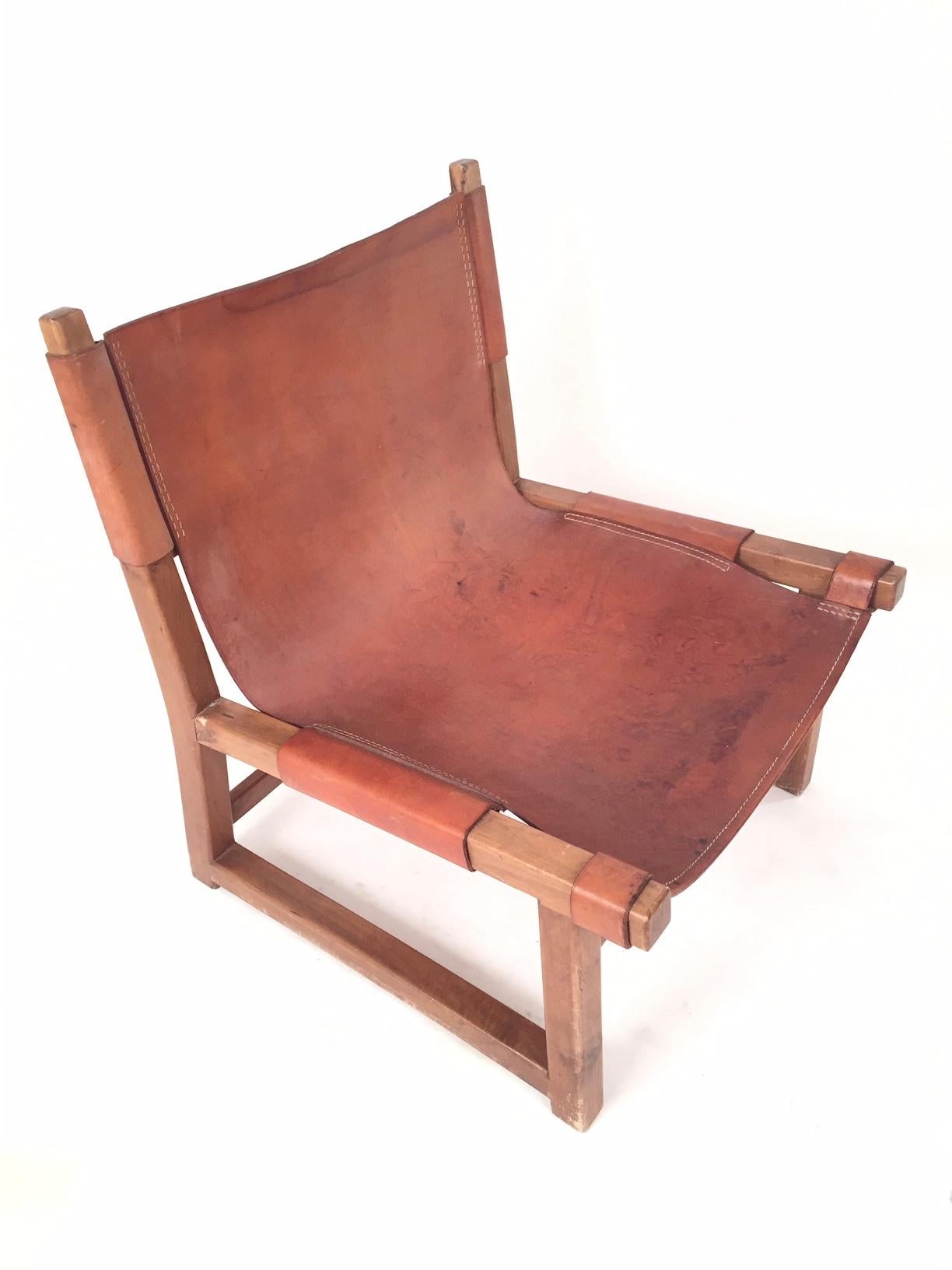 Mid-Century Modern Paco Muñoz Hunting Chairs, Walnut and Leather 9
