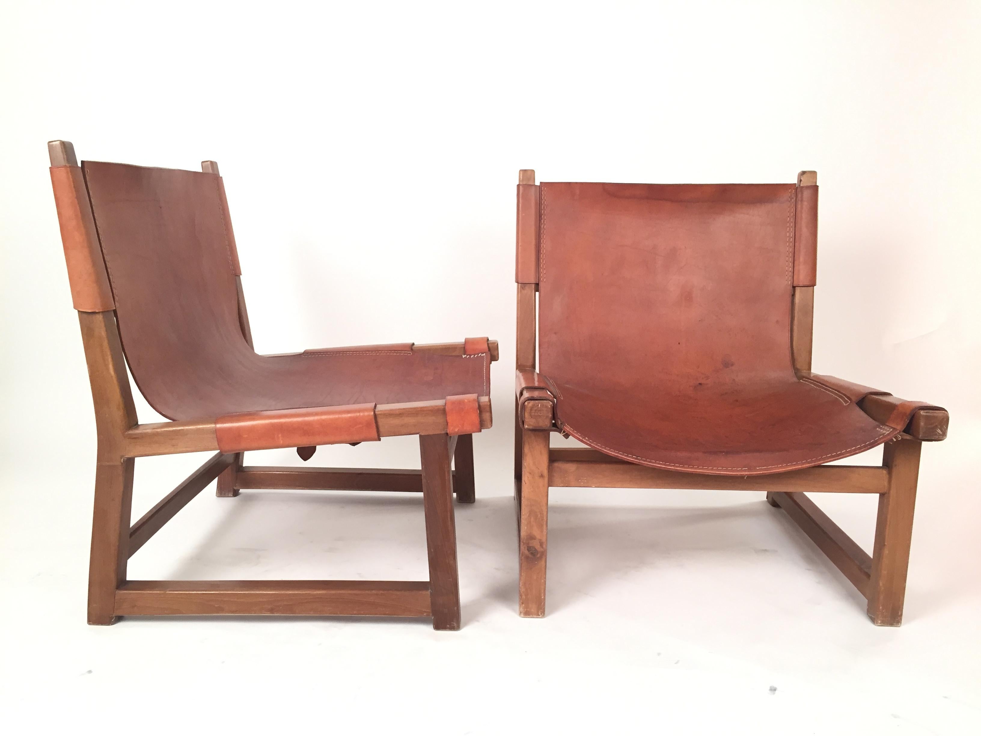 Mid-Century Modern Paco Muñoz Hunting Chairs, Walnut and Leather In Good Condition In Madrid, ES