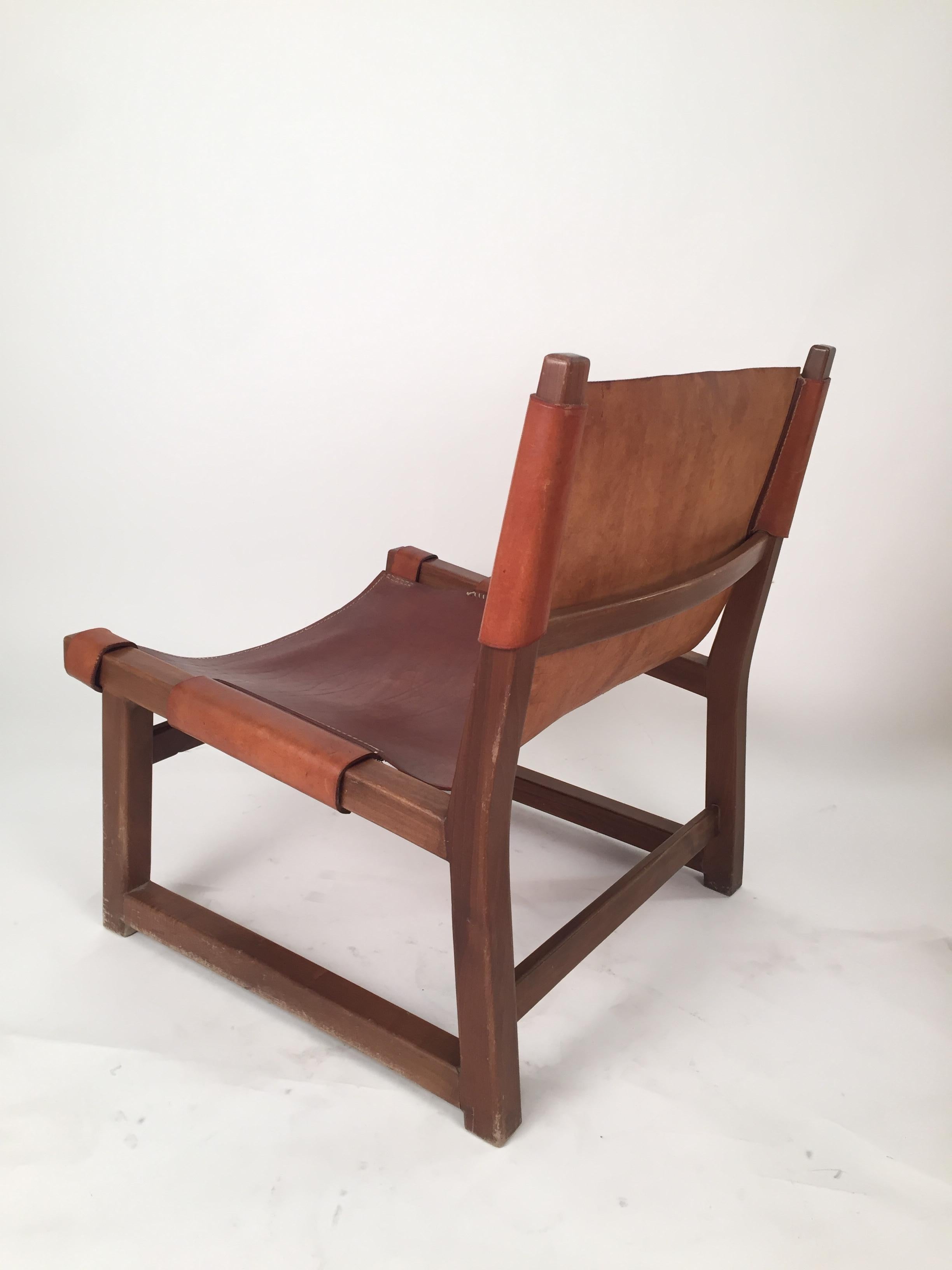 Mid-Century Modern Paco Muñoz Hunting Chairs, Walnut and Leather 3