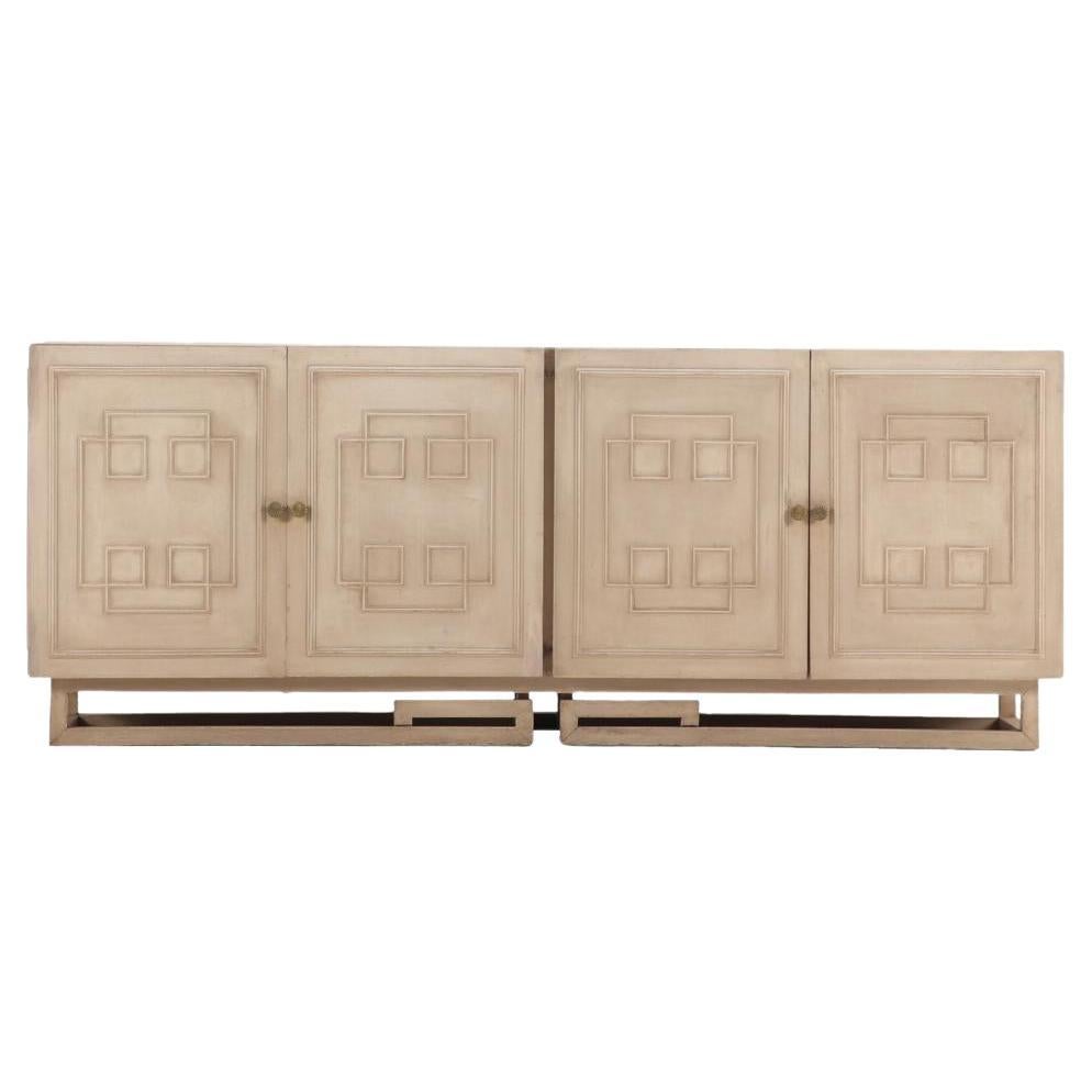 Comò o credenza a quattro ante dipinto della metà del secolo scorso C.C. in vendita