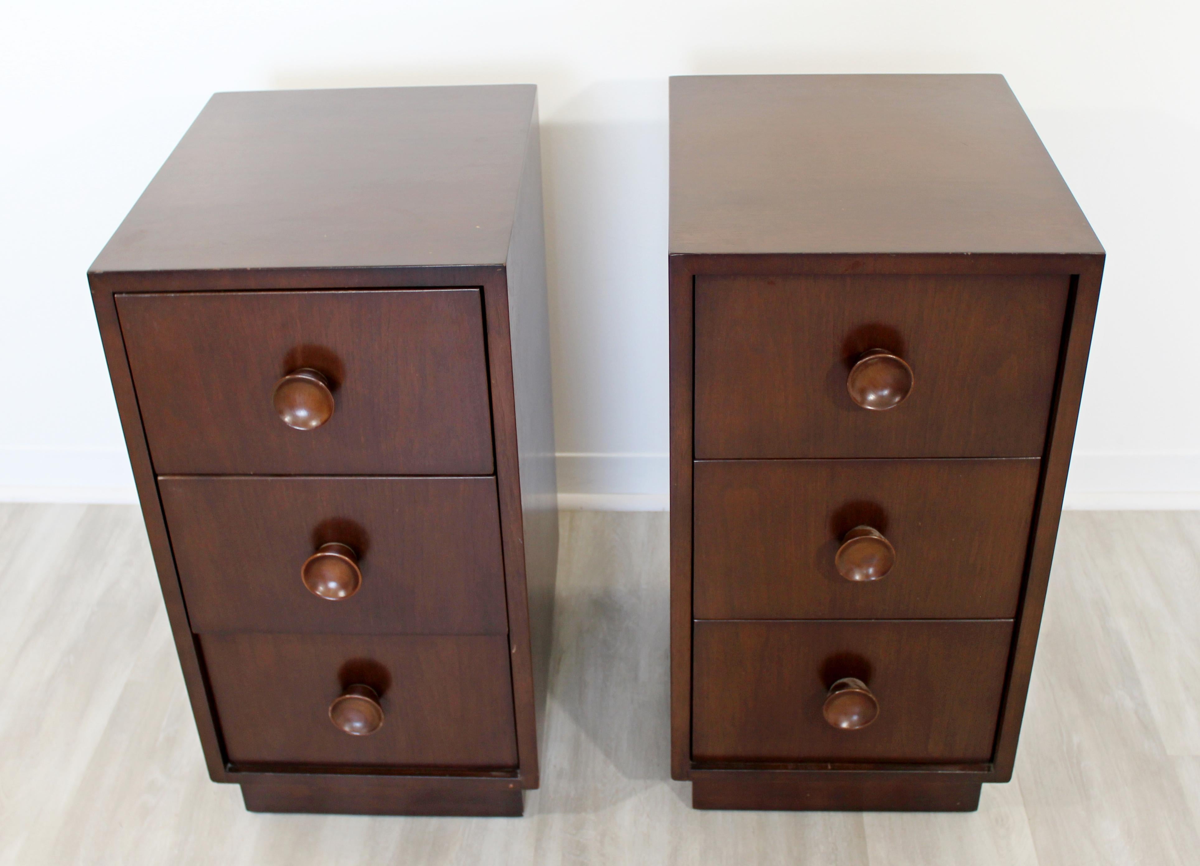 For your consideration is a wonderful pair of art Deco Gilbert Rohde style nightstands, end side tables cabinets, with three drawers each. In very good vintage condition. The dimensions are 15