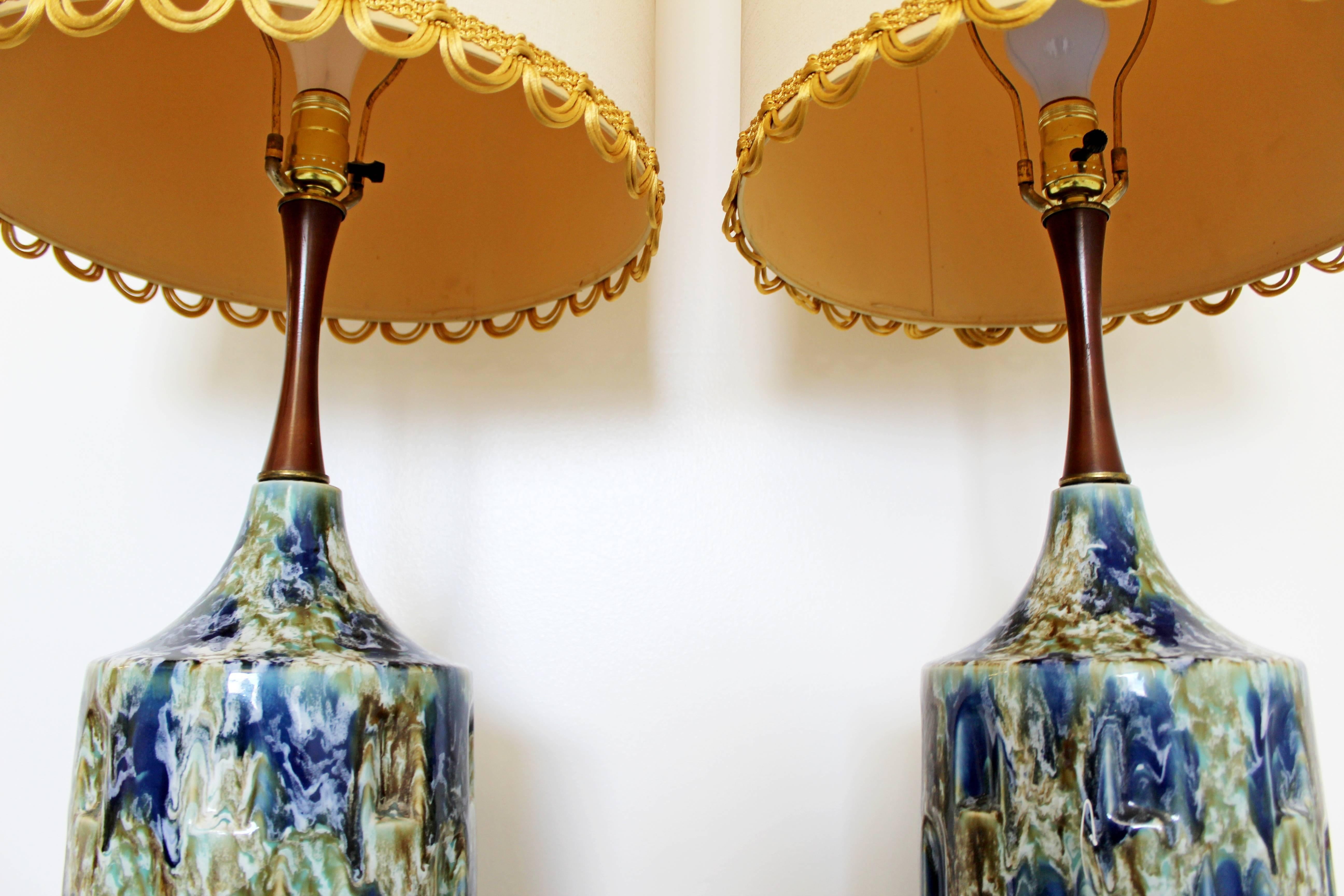 Mid-Century Modern Blue Drip Lava Glaze Ceramic Table Lamps 1960s Finials, Pair In Good Condition In Keego Harbor, MI