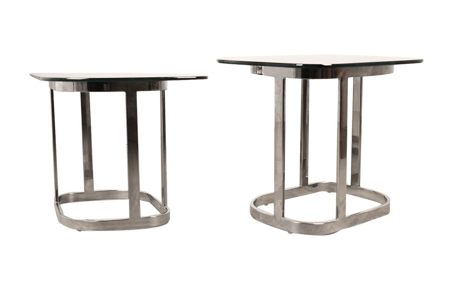 Mid-Century Modern Pair Chrome Glass Side End Tables  In Good Condition For Sale In Baltimore, MD