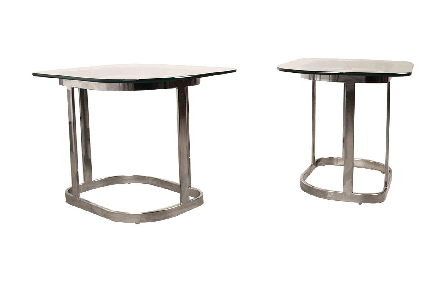 Beistelltische aus Chromglas, Mid-Century Modern, Paar (Ende des 20. Jahrhunderts) im Angebot