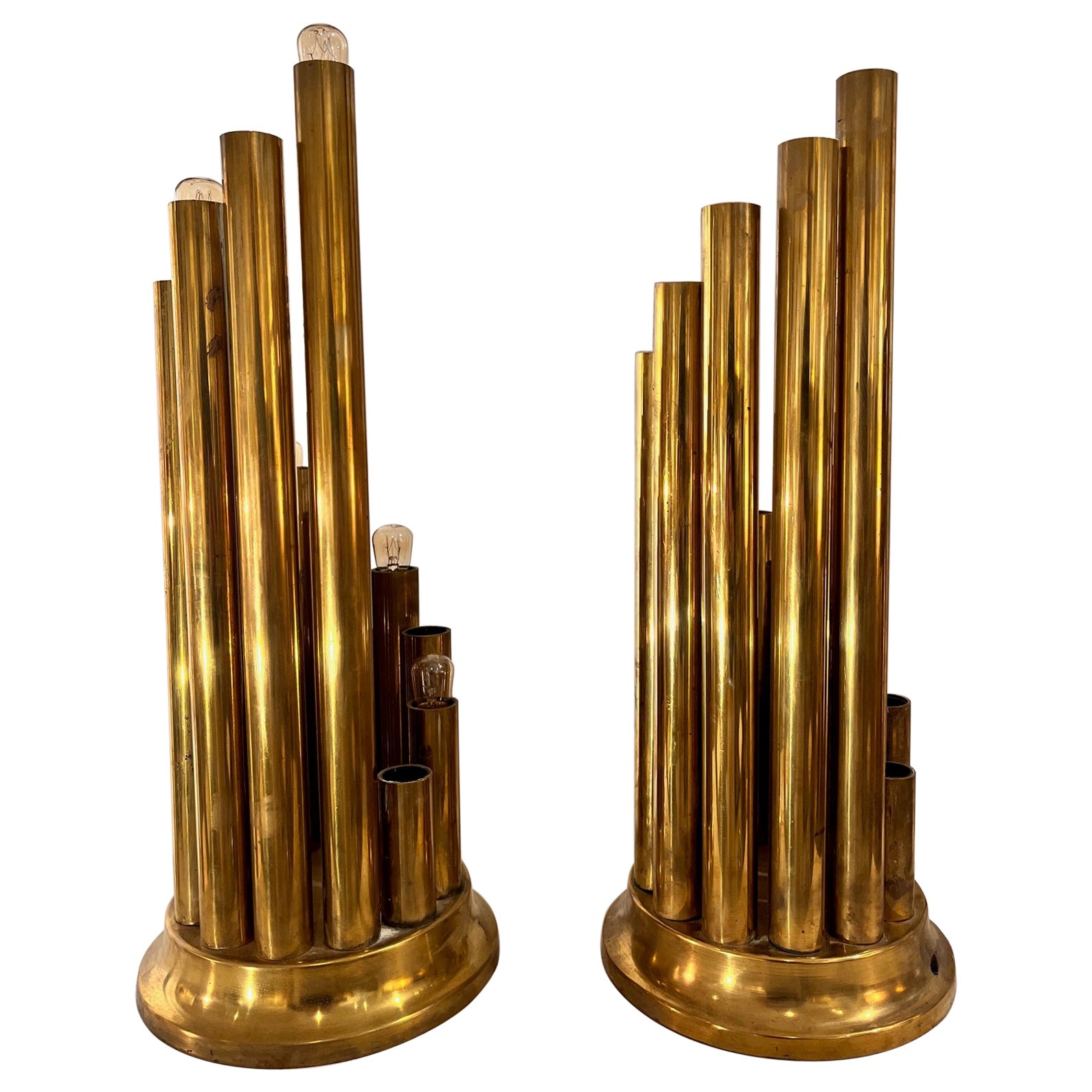 Pareja de sobremesas tubulares italianas de latón de mediados del siglo XX, de Gaetano Sciolari en venta