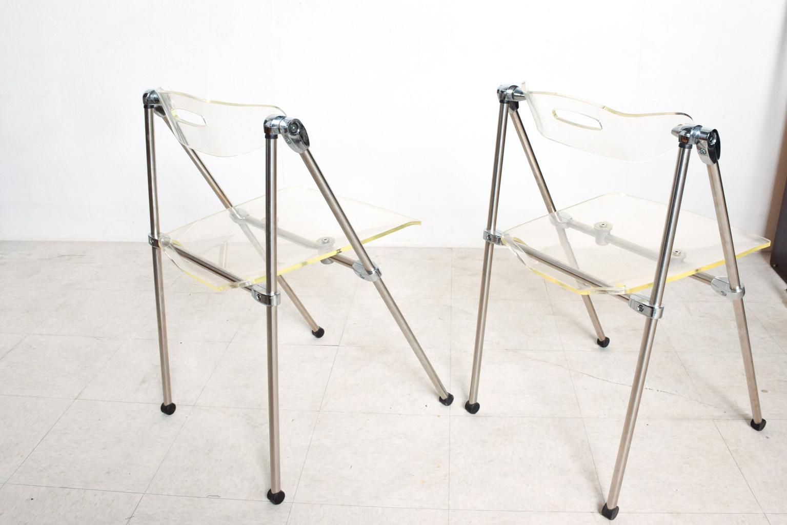Mid-Century Modern Lucite Folding Chairs G. Piretti Attributed by Castelli, Pair In Good Condition In Chula Vista, CA