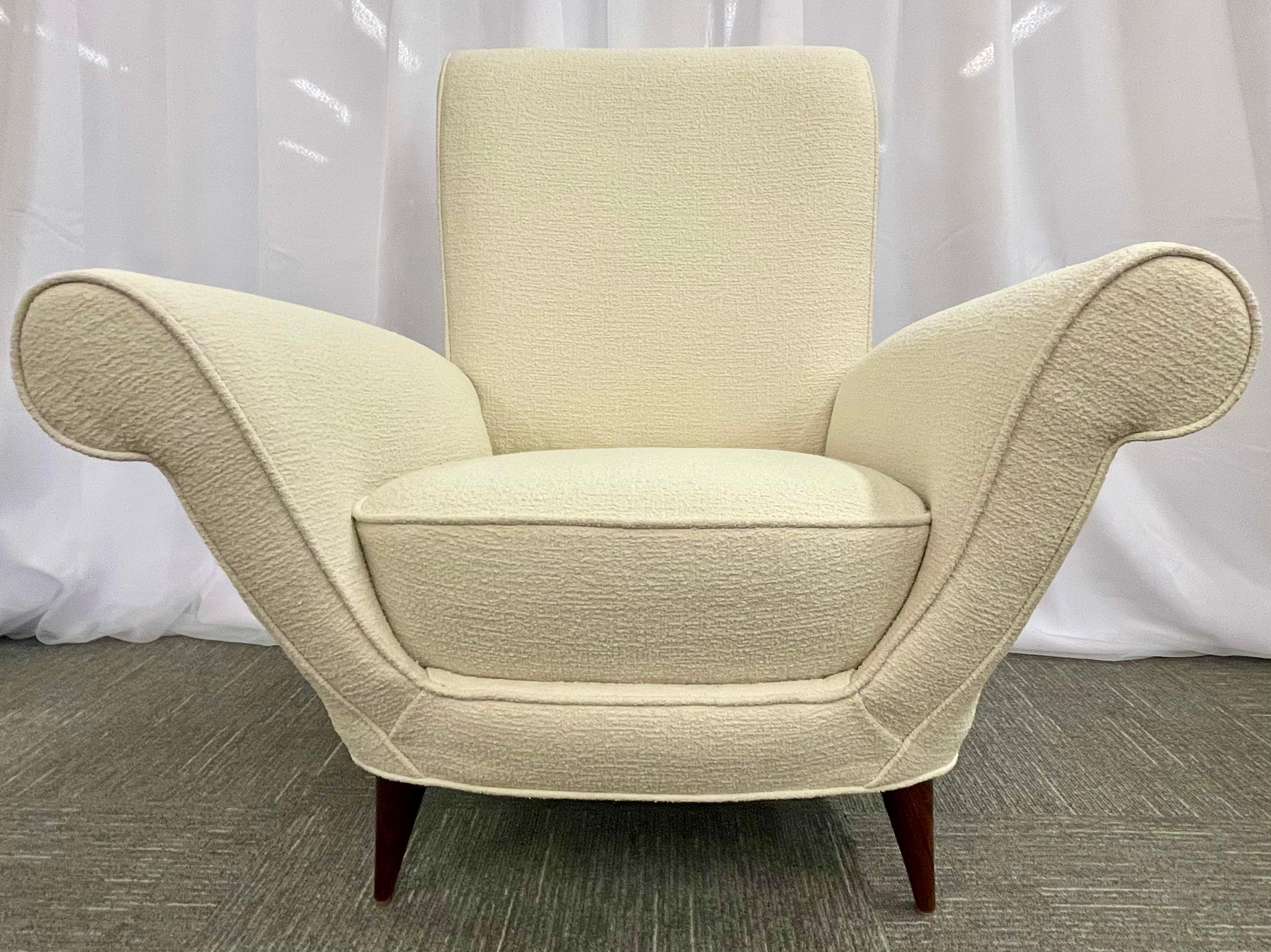 Paola Buffa Style, Mid-Century Modern, Lounge Chairs, White Bouclé, Italy, 1960s For Sale 4