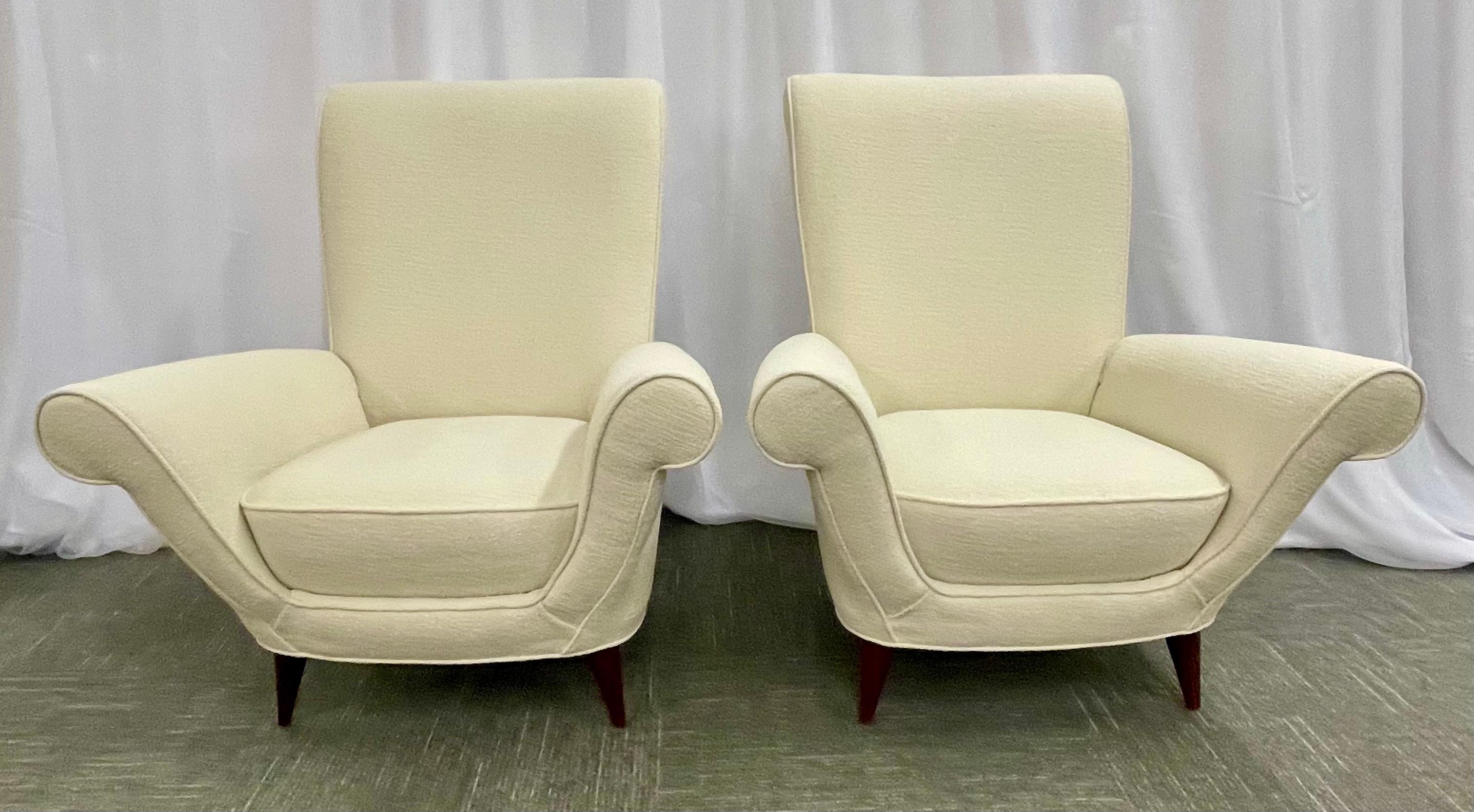 Paola Buffa Style, Mid-Century Modern, Lounge Chairs, White Bouclé, Italy, 1960s For Sale 2