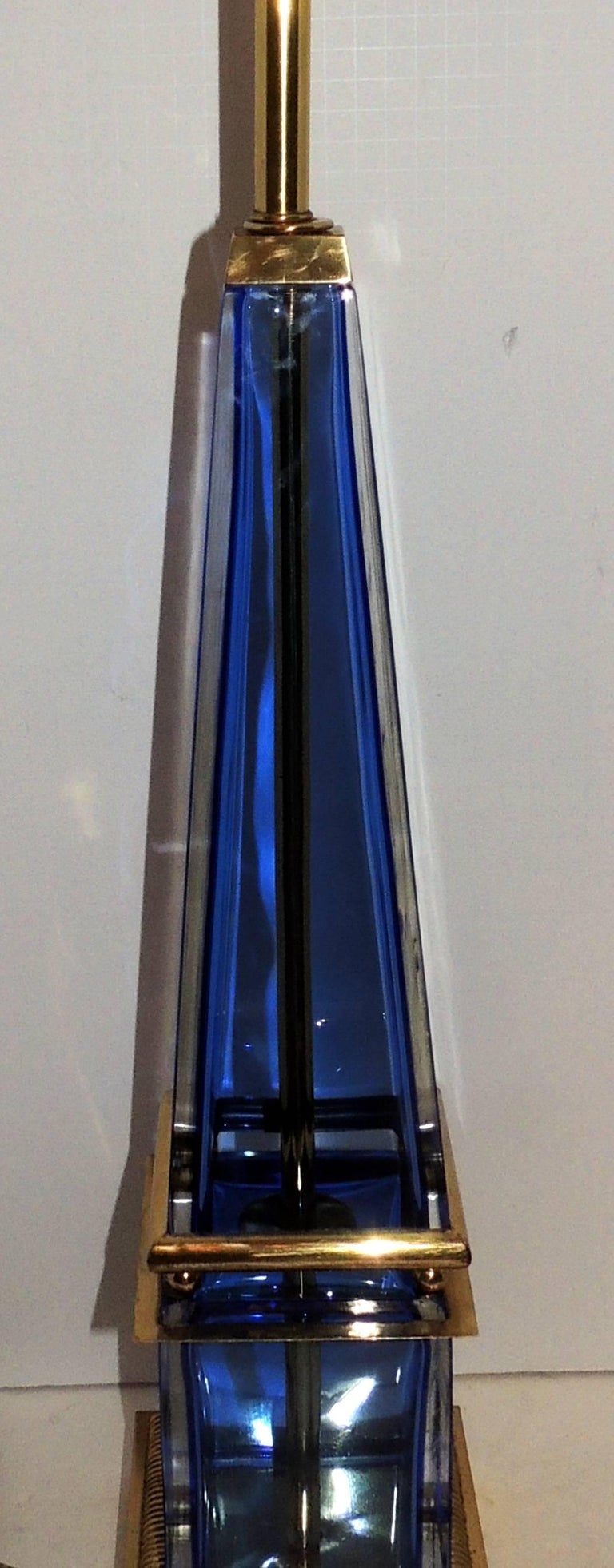 American Mid-Century Modern Murano Blue Art Glass Brass Bronze Pair Obelisk Marbro Lamps For Sale