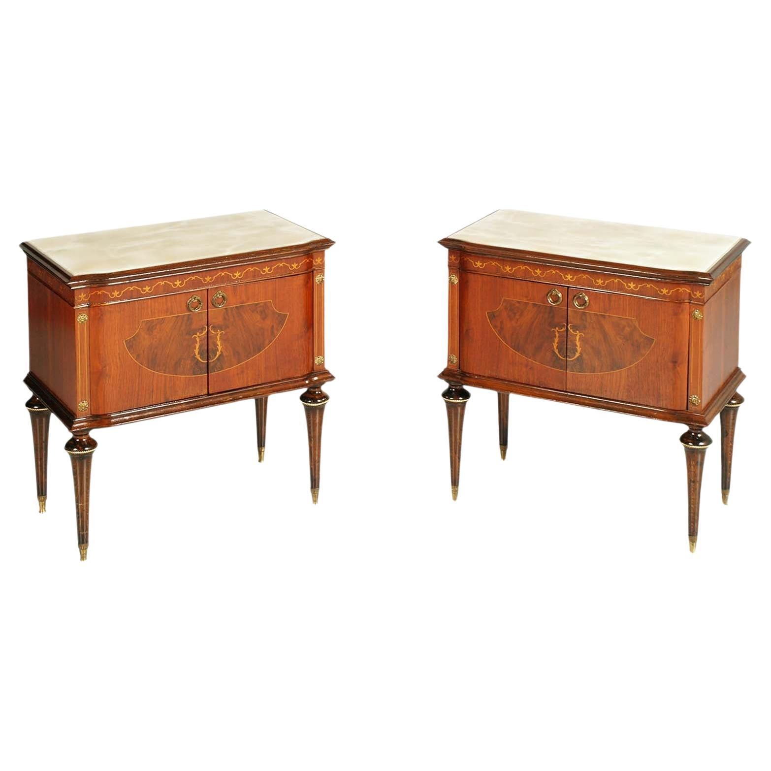 Mid Century modern Pair Nightstands von Paolo Buffa für Palazzi dell'Arte Cantù im Angebot