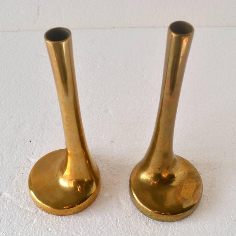 Pair of Italian Single Flower Brass Vases In Excellent Condition For Sale In London, GB