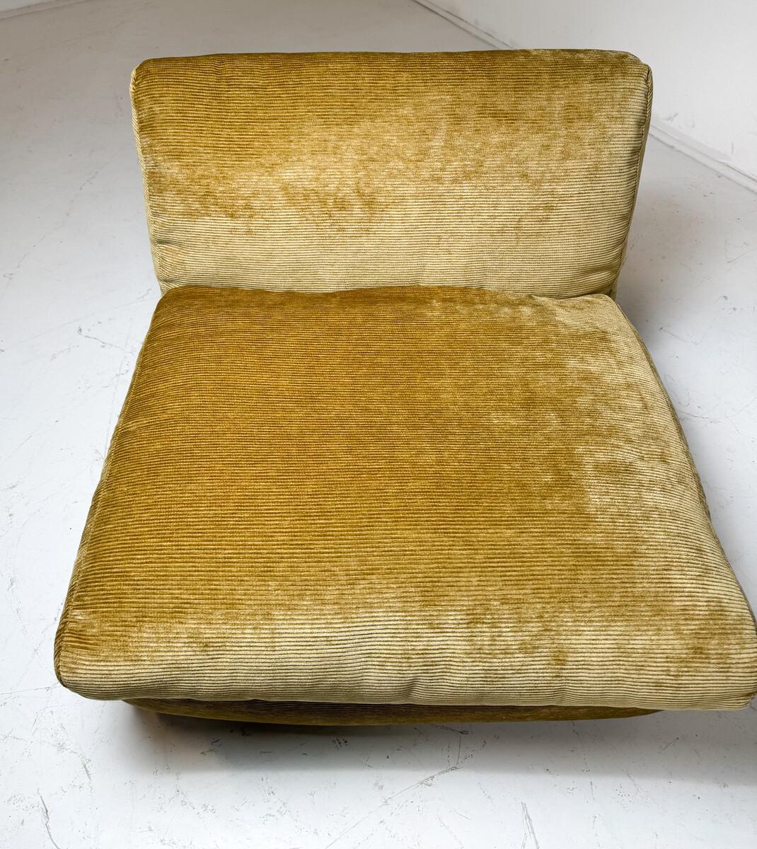 Modernes Paar „Amanta“-Sessel aus der Mitte des Jahrhunderts von Mario Bellini, 1960er Jahre (Mitte des 20. Jahrhunderts) im Angebot