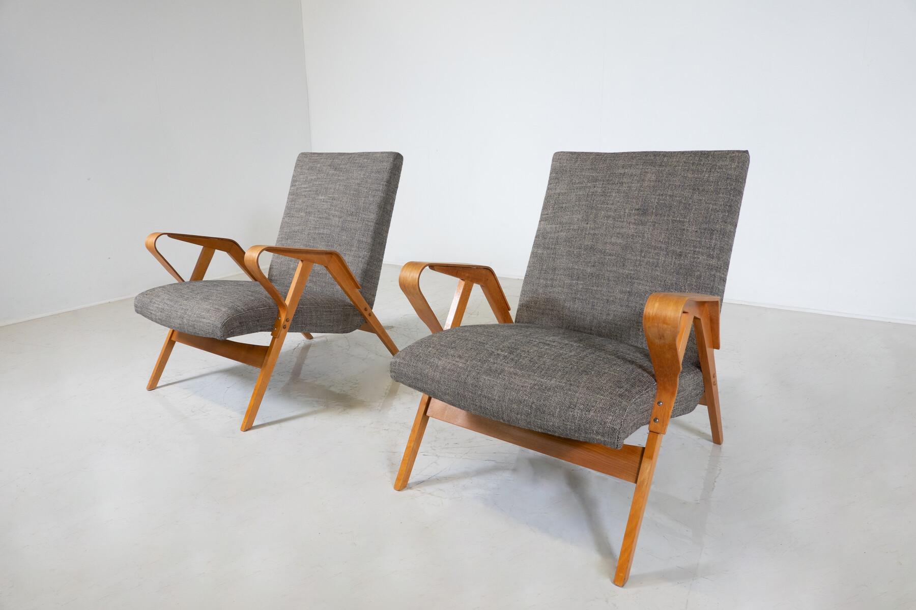 Mid-Century Modern Pair of Armchairs, 1950s, Czech Republic (New Ulphostery) For Sale 1