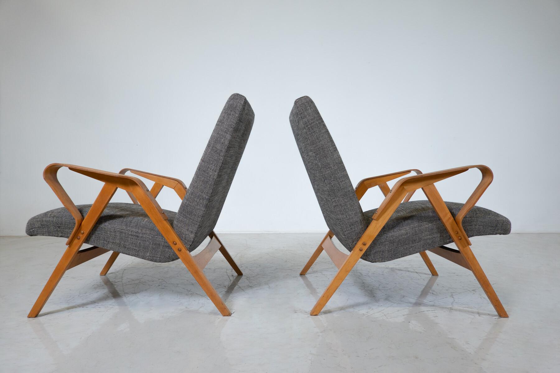 Mid-Century Modern Pair of Armchairs, 1950s, Czech Republic (New Ulphostery) For Sale 3