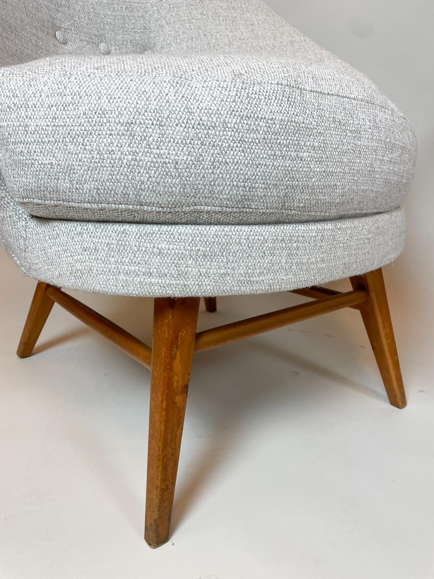 Mid-Century Modern Pair of Armchairs, Austro-Hungarian, 1960s - New Upholstery For Sale 1