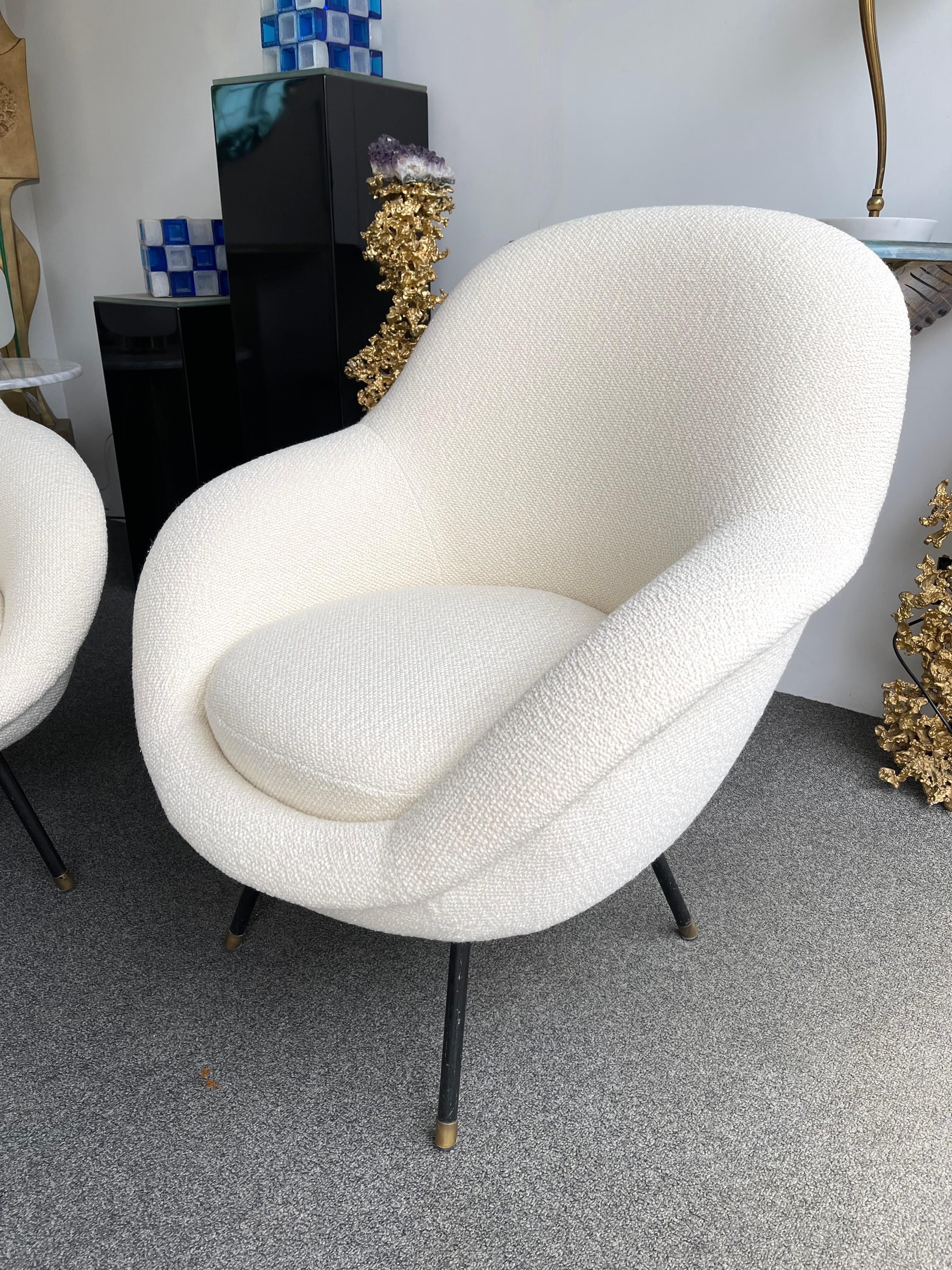 Mid-Century Modern Pair of Armchairs Bouclé Fabric by Ezio Minotti. Italy, 1950s In Good Condition In SAINT-OUEN, FR