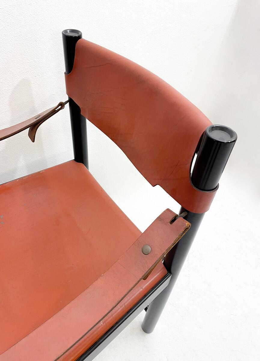 Italian Mid-Century Modern Pair of Armchairs by Ibisco Sedie, Leather and Wood, Italy For Sale