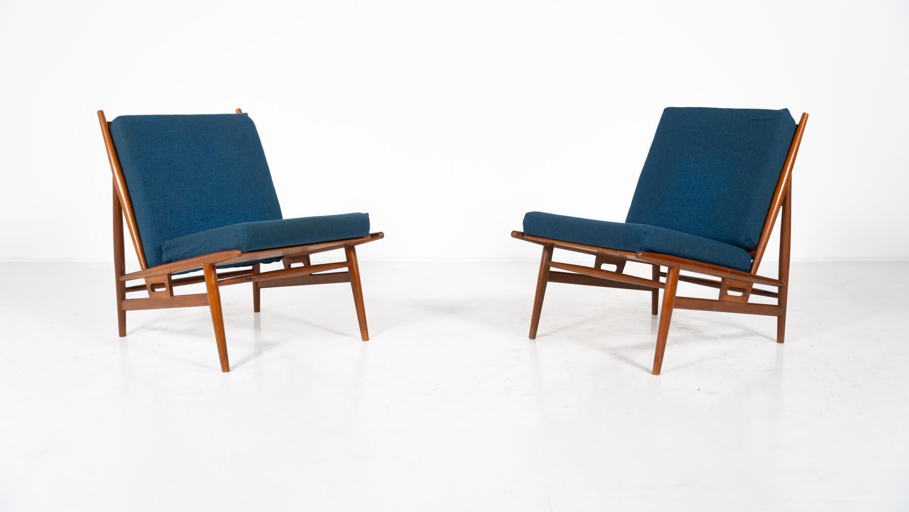 Coppia di poltrone moderne di metà secolo di Isa, Italia, anni '60 in vendita 6