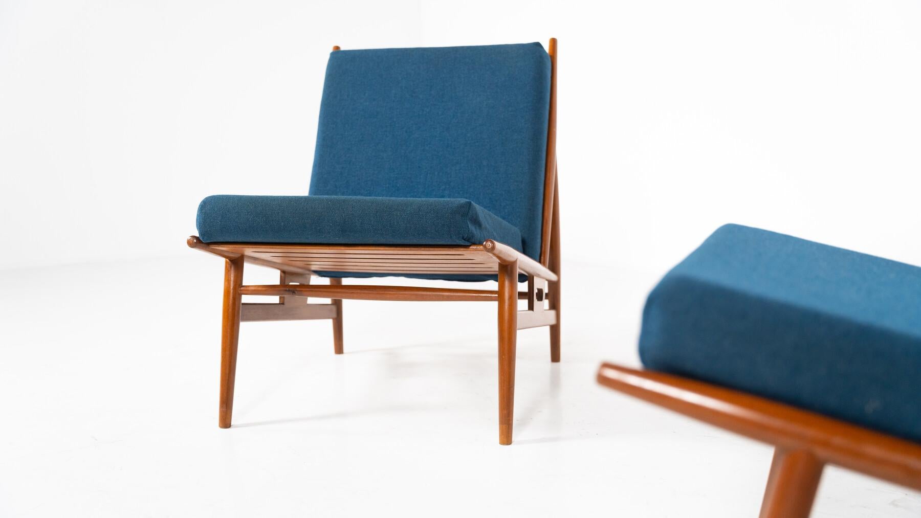 Coppia di poltrone moderne di metà secolo di Isa, Italia, anni '60 in vendita 7