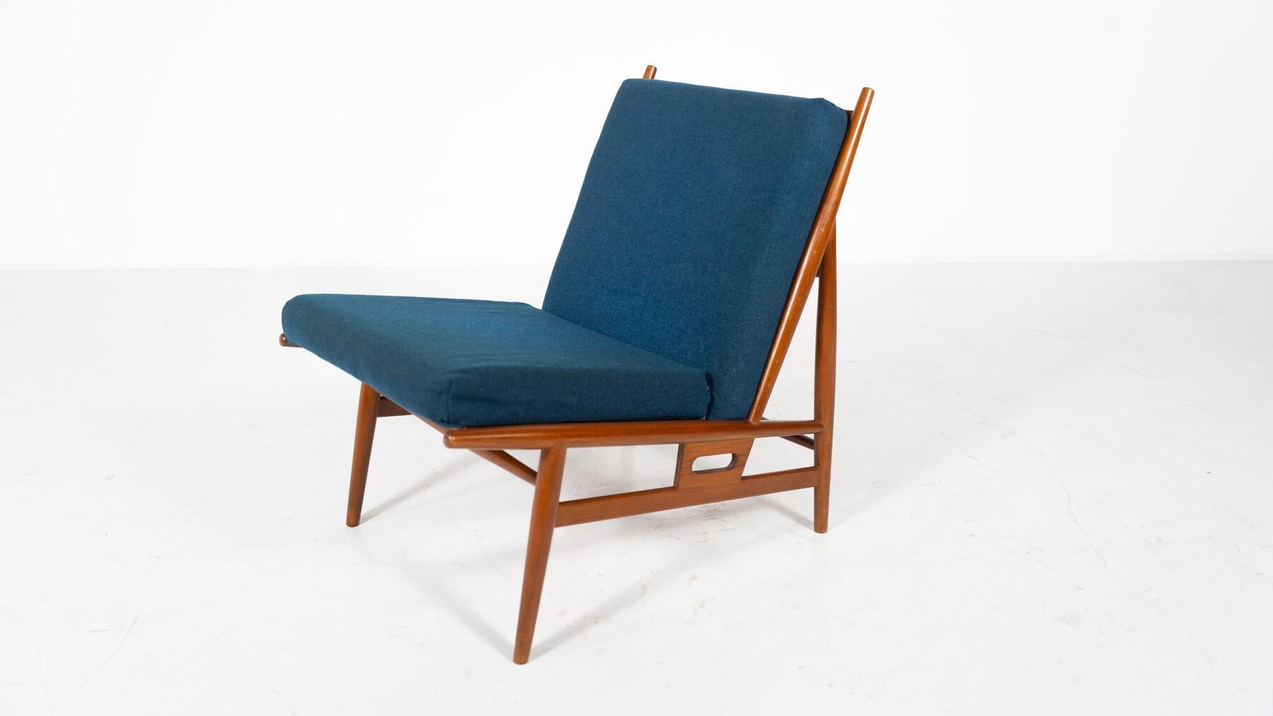 Coppia di poltrone moderne di metà secolo di Isa, Italia, anni '60 in vendita 11