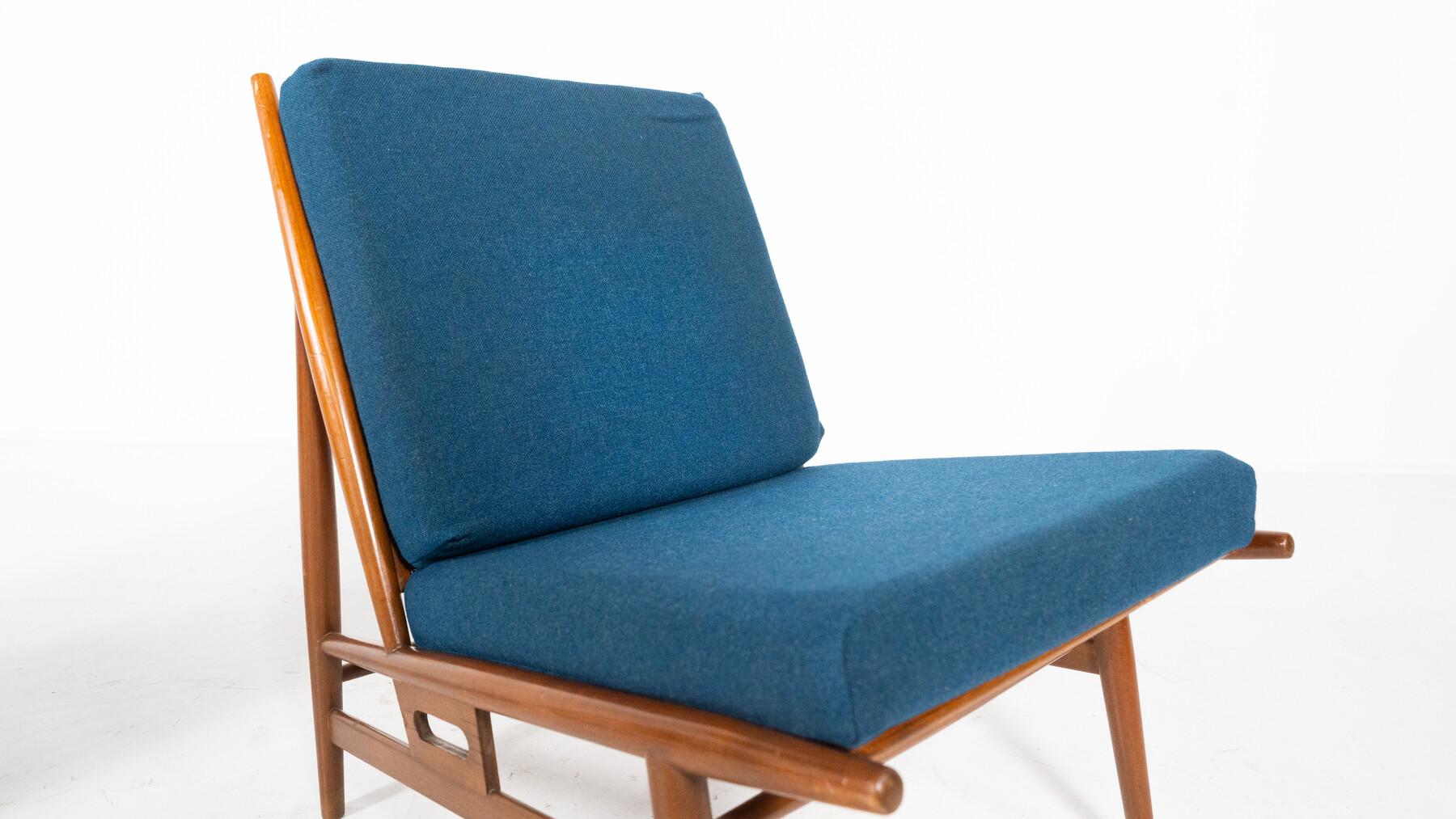 Coppia di poltrone moderne di metà secolo di Isa, Italia, anni '60 in vendita 4
