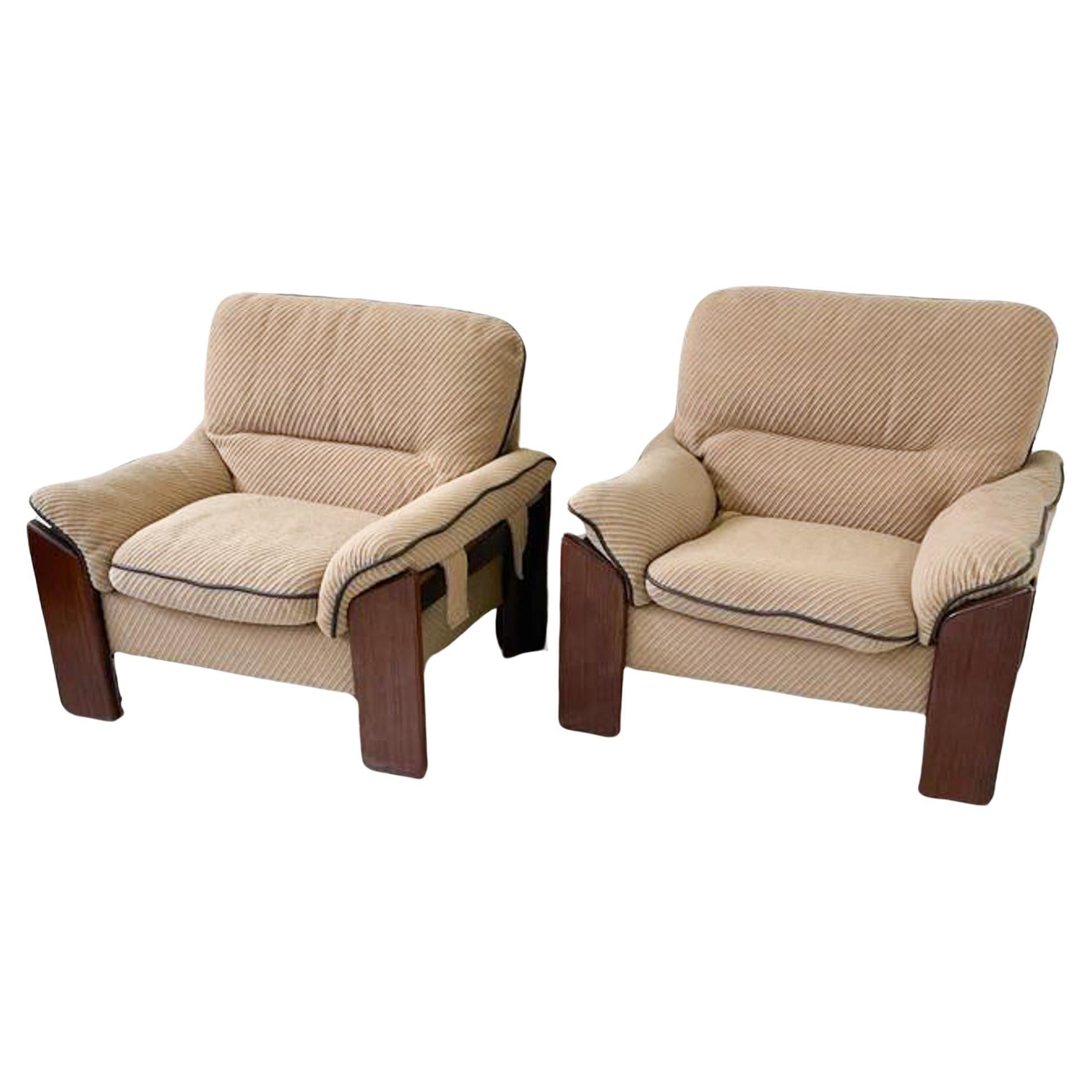 Mid-Century Modern Pair of Armchairs by Sapporo For Mobil Girgi, 1970s