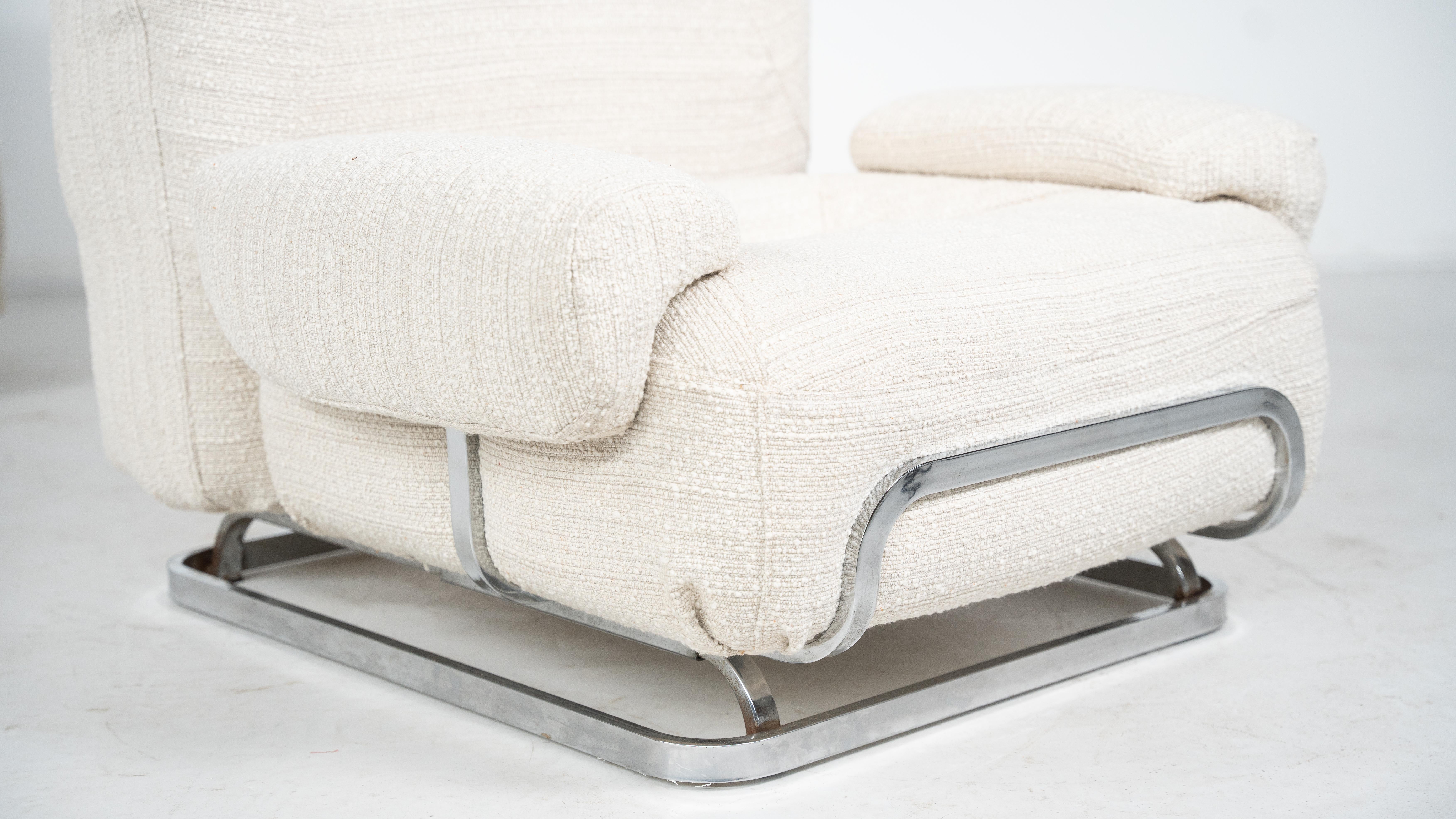 Mid-Century moderno Coppia di poltrone moderne di metà secolo, cromo e tessuto boucle - Nuova tappezzeria in vendita