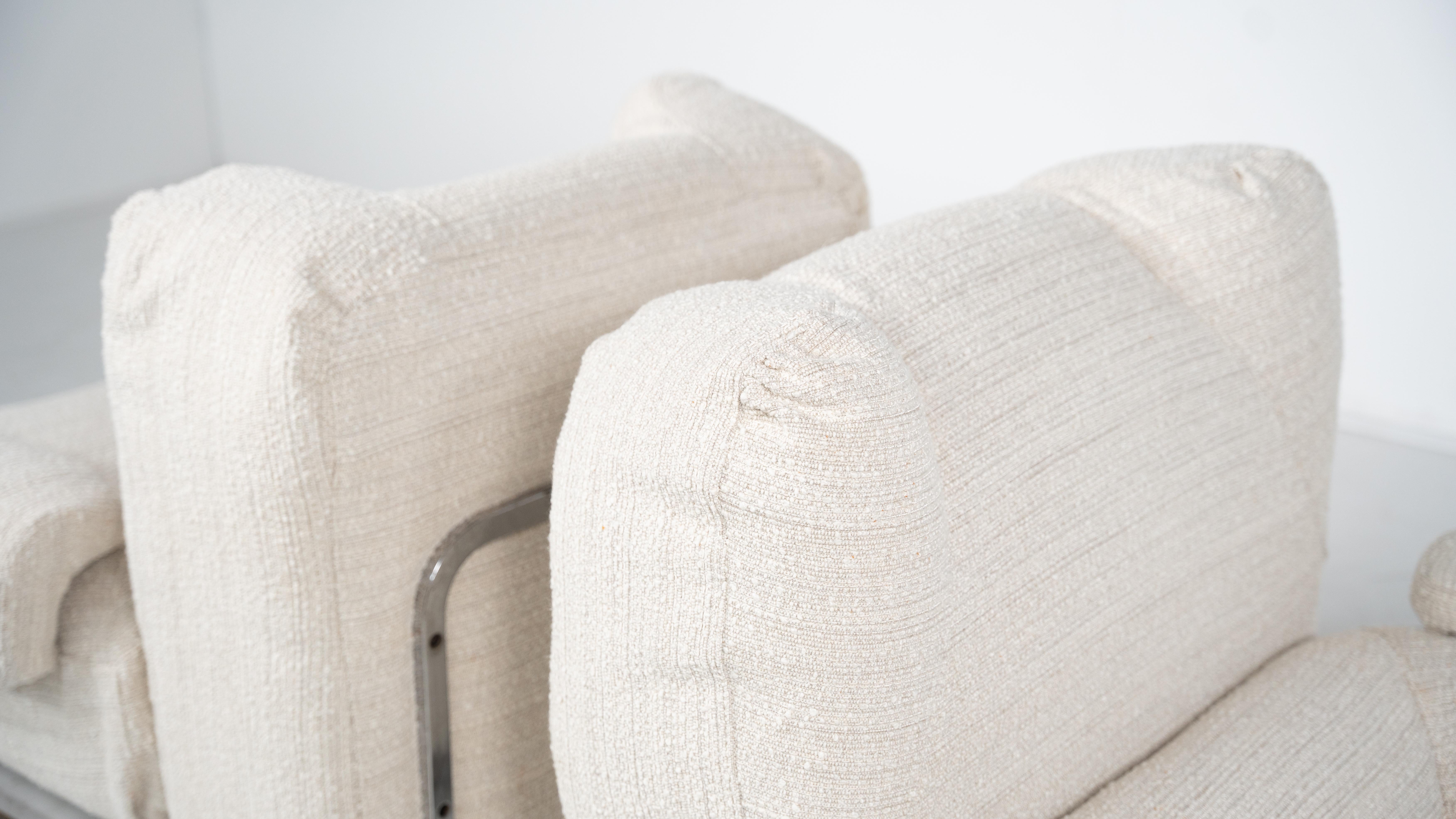 Coppia di poltrone moderne di metà secolo, cromo e tessuto boucle - Nuova tappezzeria in vendita 1