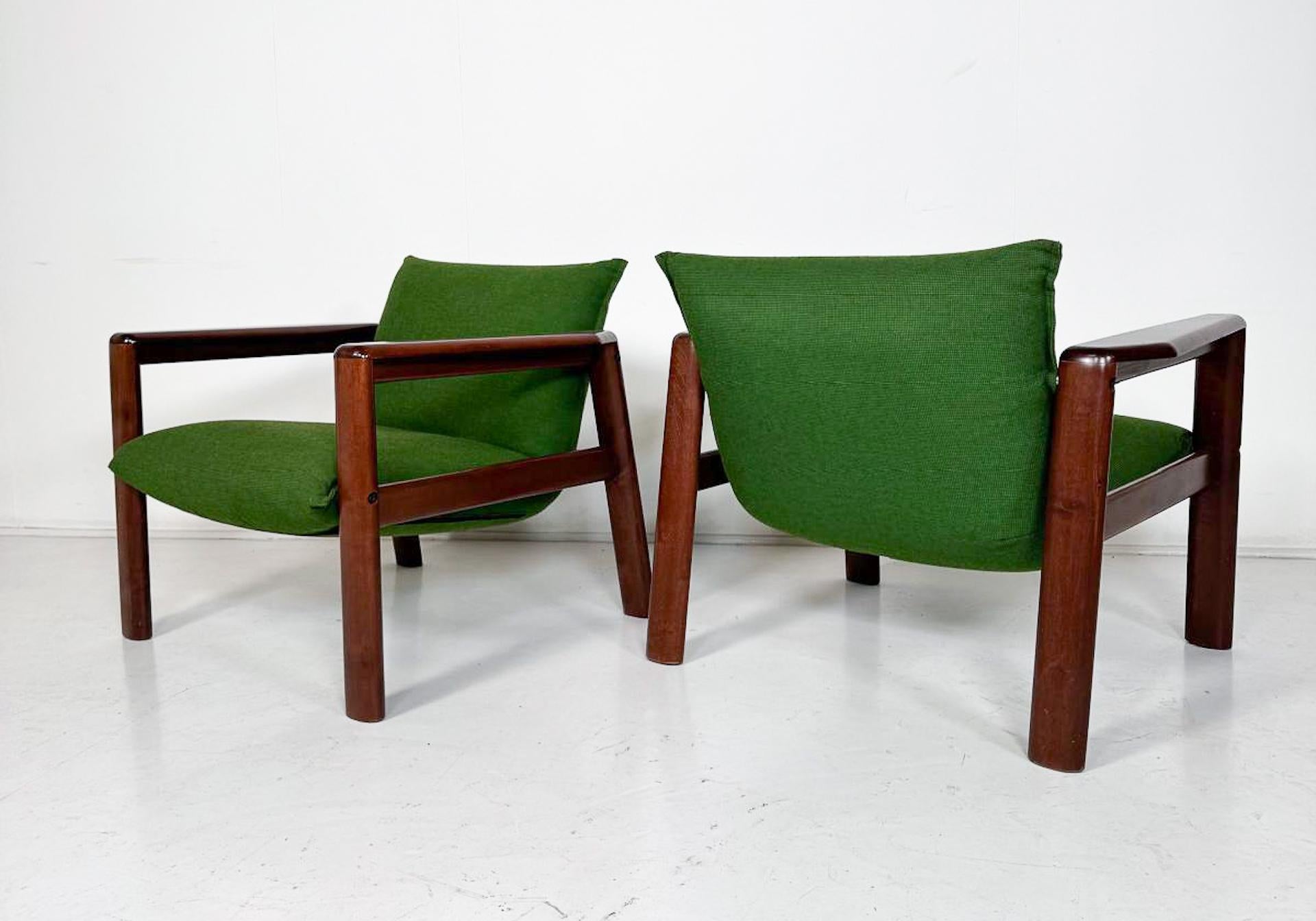 Paire de fauteuils modernes du milieu du siècle dernier, tissu vert et bois, Italie, années 1960 en vente 1