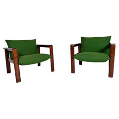 Pareja de sillones modernos de mediados de siglo, tela verde y madera, Italia, años 60