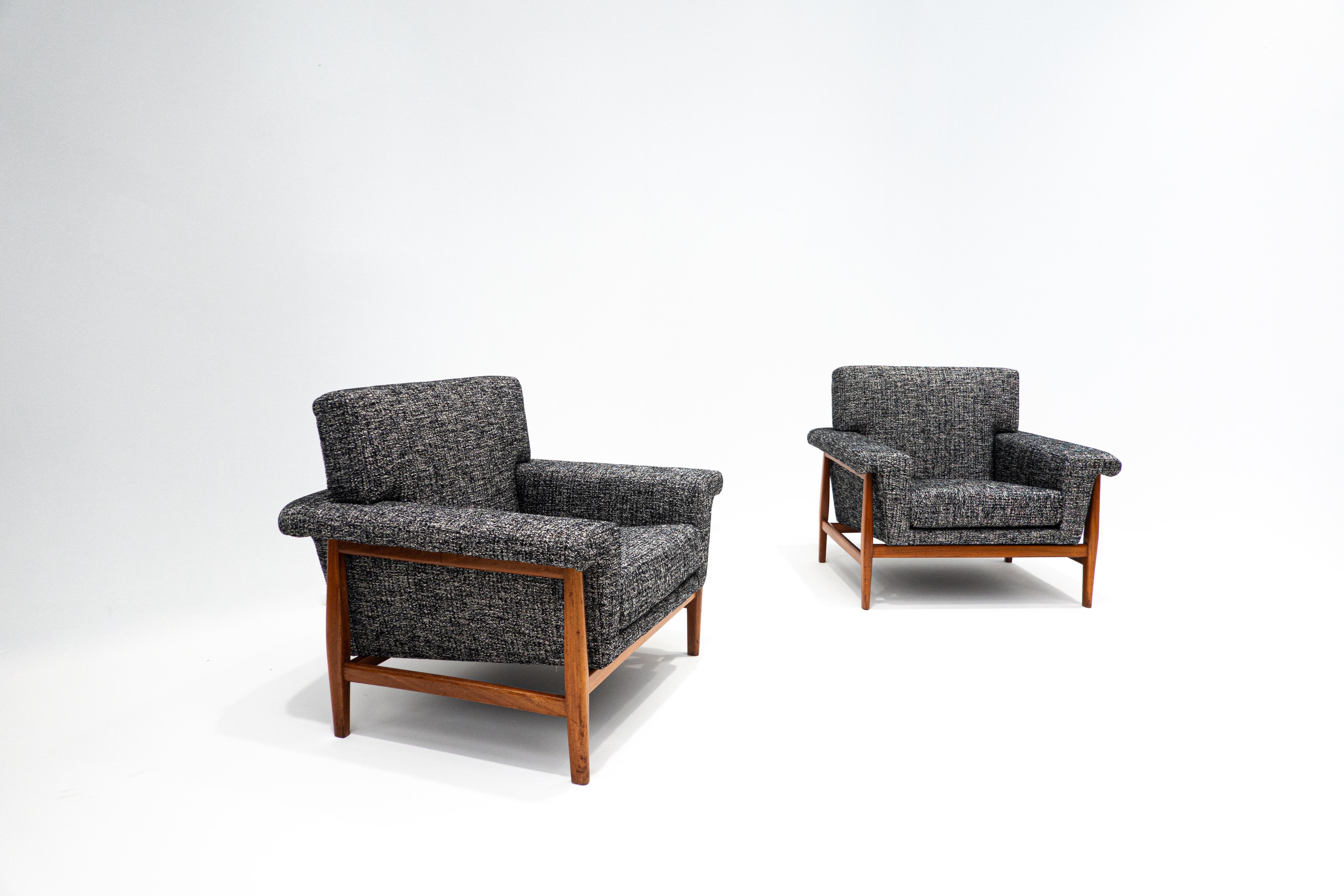 Mid-Century Modern pair of armchairs, grey, teak, Italy, 1960s - New Upholstery.