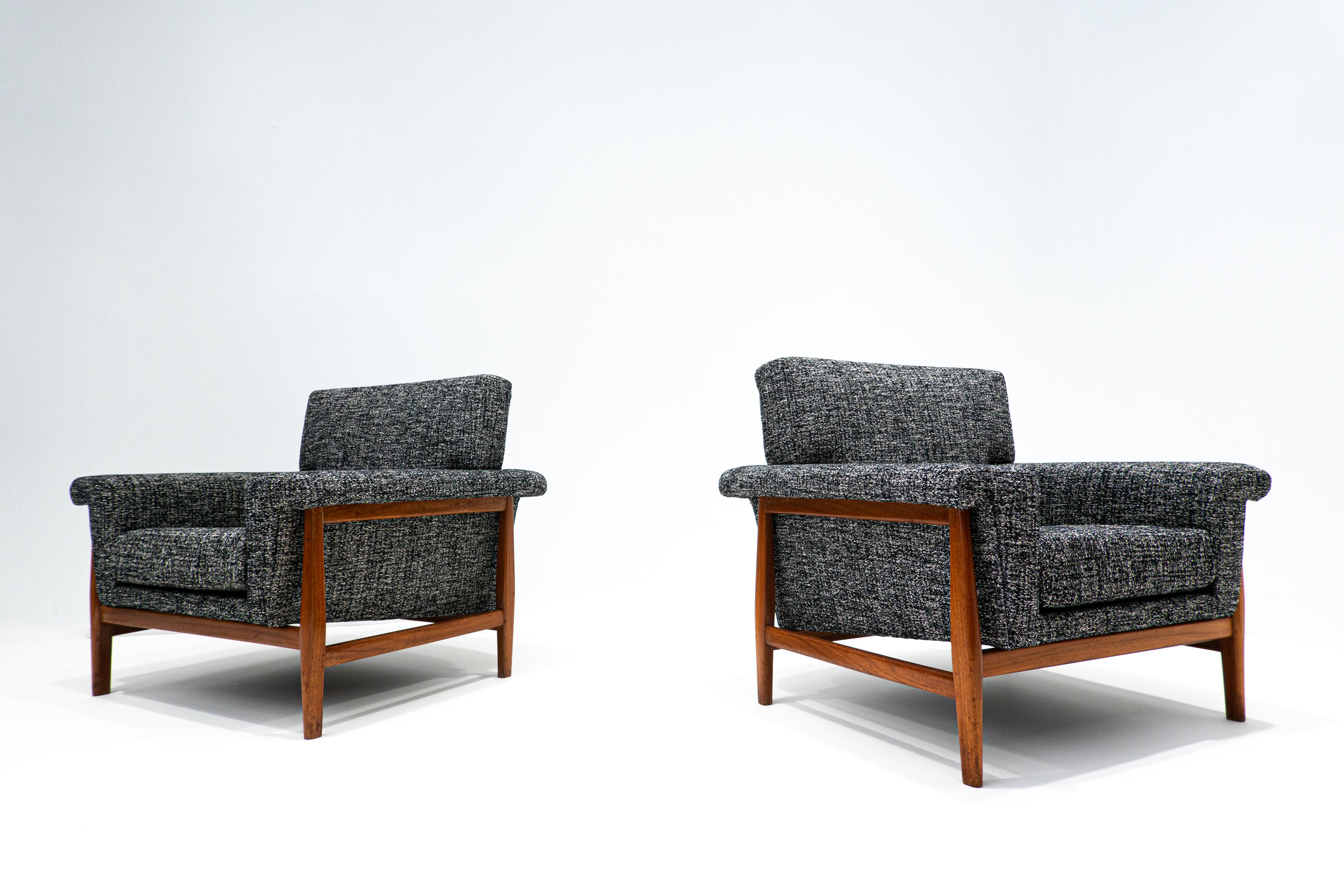 Italian Mid-Century Modern Pair of Armchairs, Grey, Teak, Italy, 1960s, New Upholstery For Sale