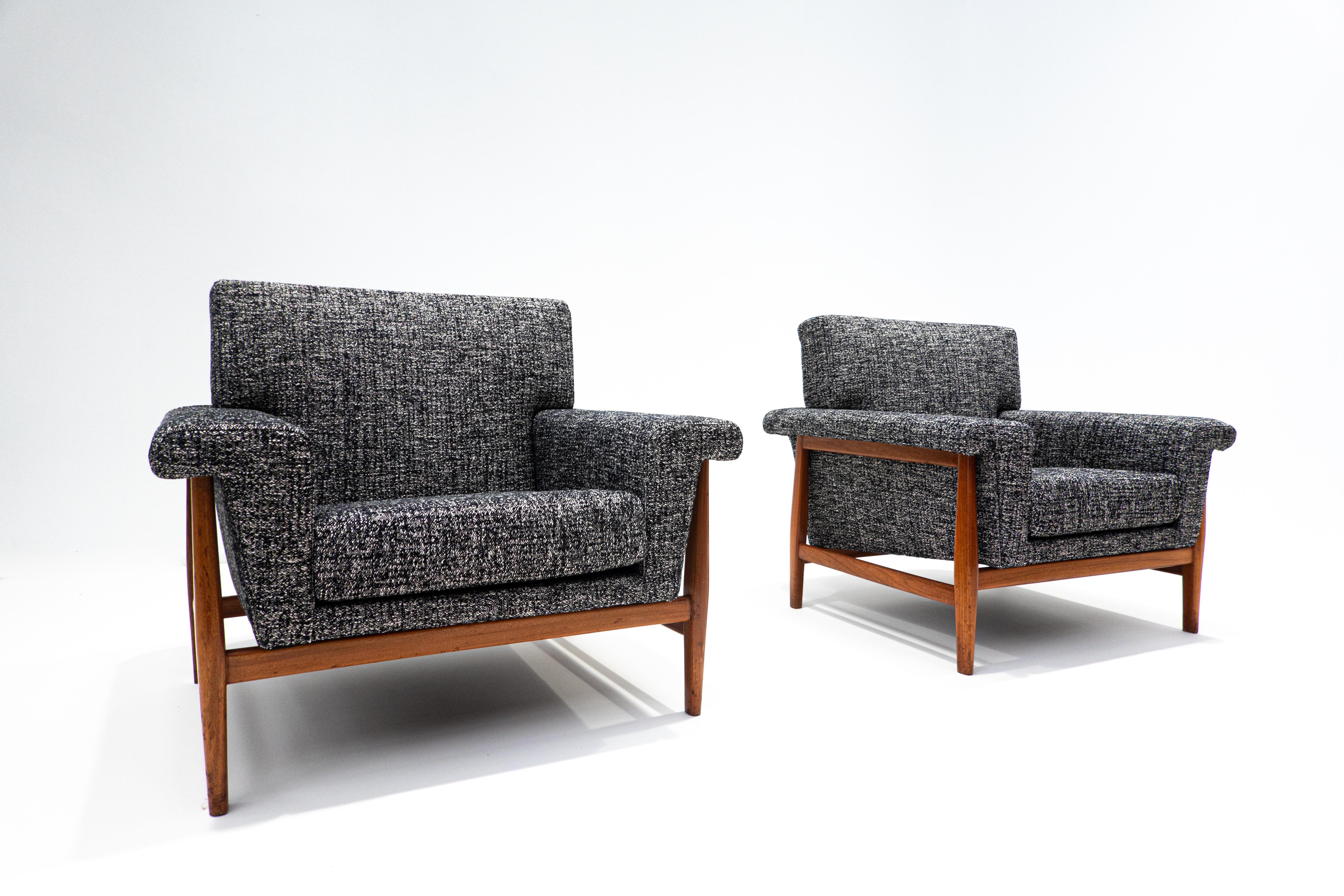 Mid-20th Century Mid-Century Modern Pair of Armchairs, Grey, Teak, Italy, 1960s, New Upholstery For Sale