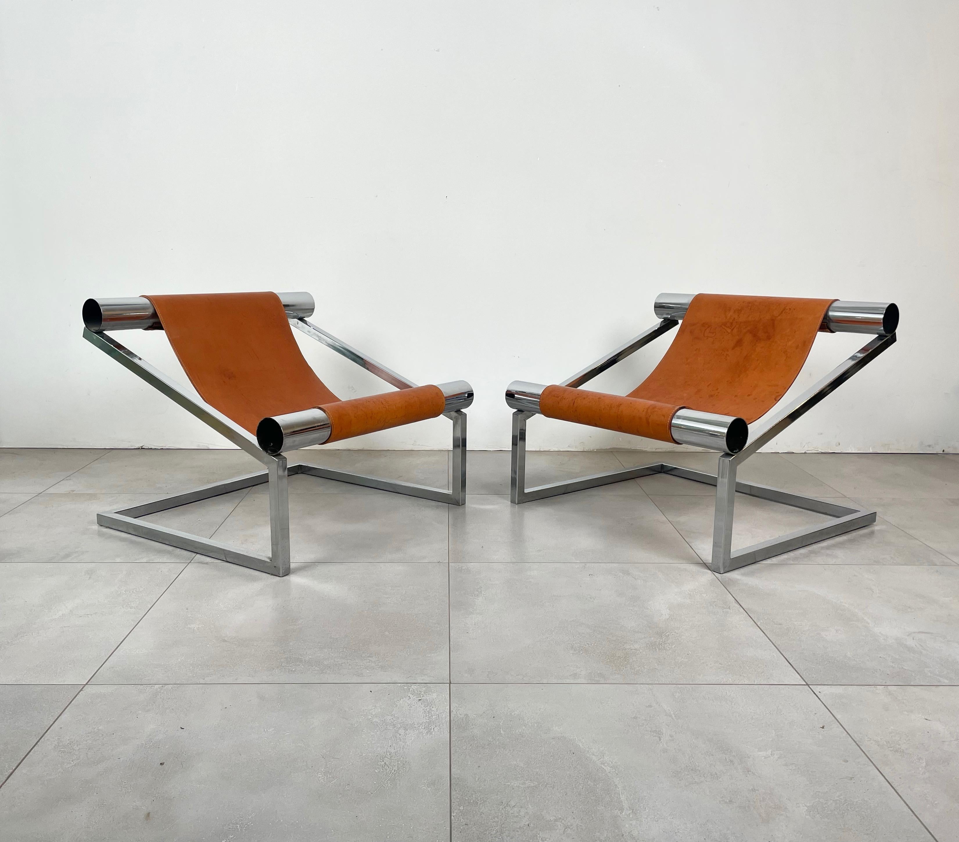 italien Paire de fauteuils modernes du milieu du siècle dernier en chrome et cuir, Italie, années 1970 en vente