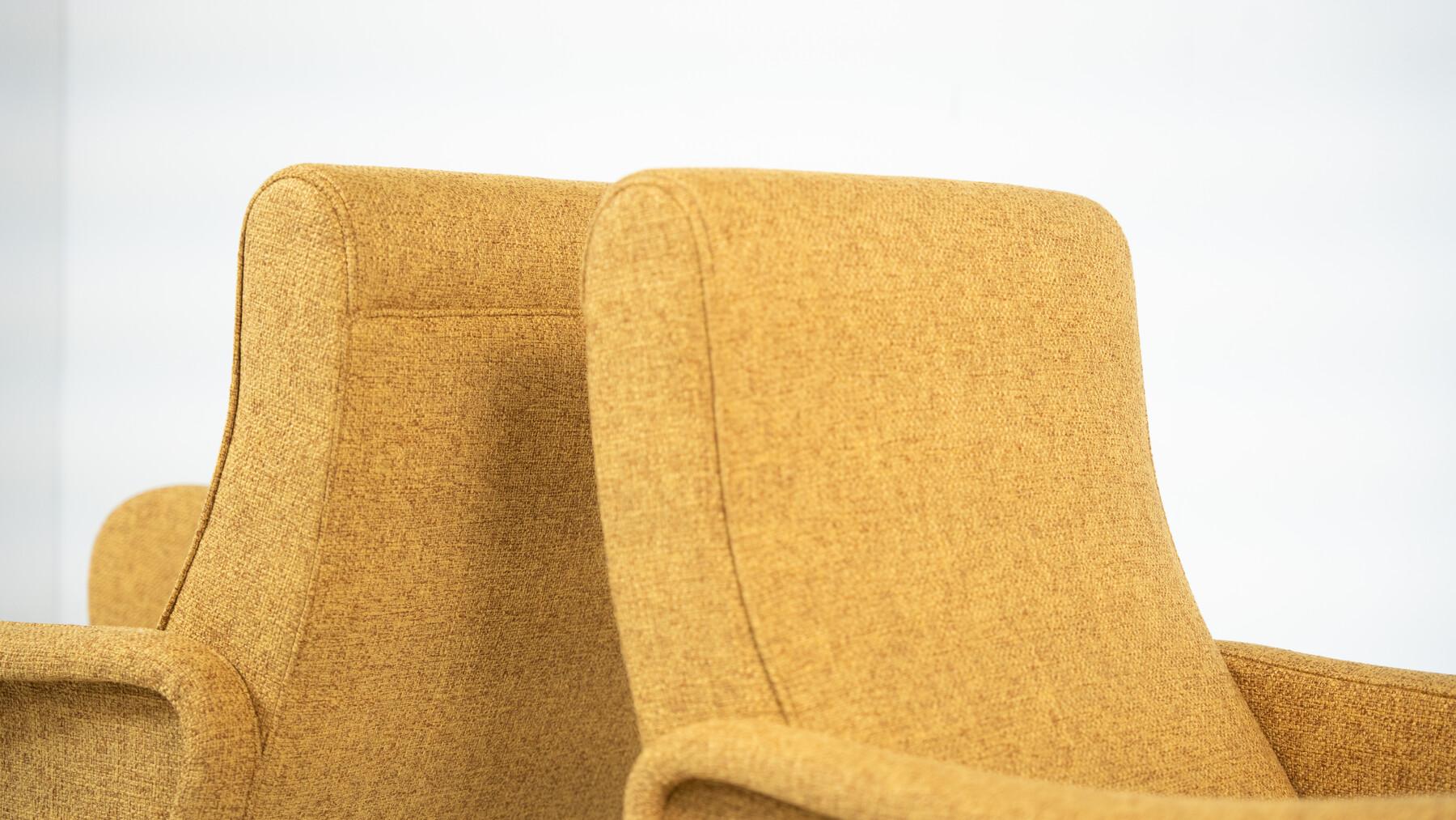 Tessuto Coppia di poltrone moderne di metà secolo nello stile di Zanuso in vendita
