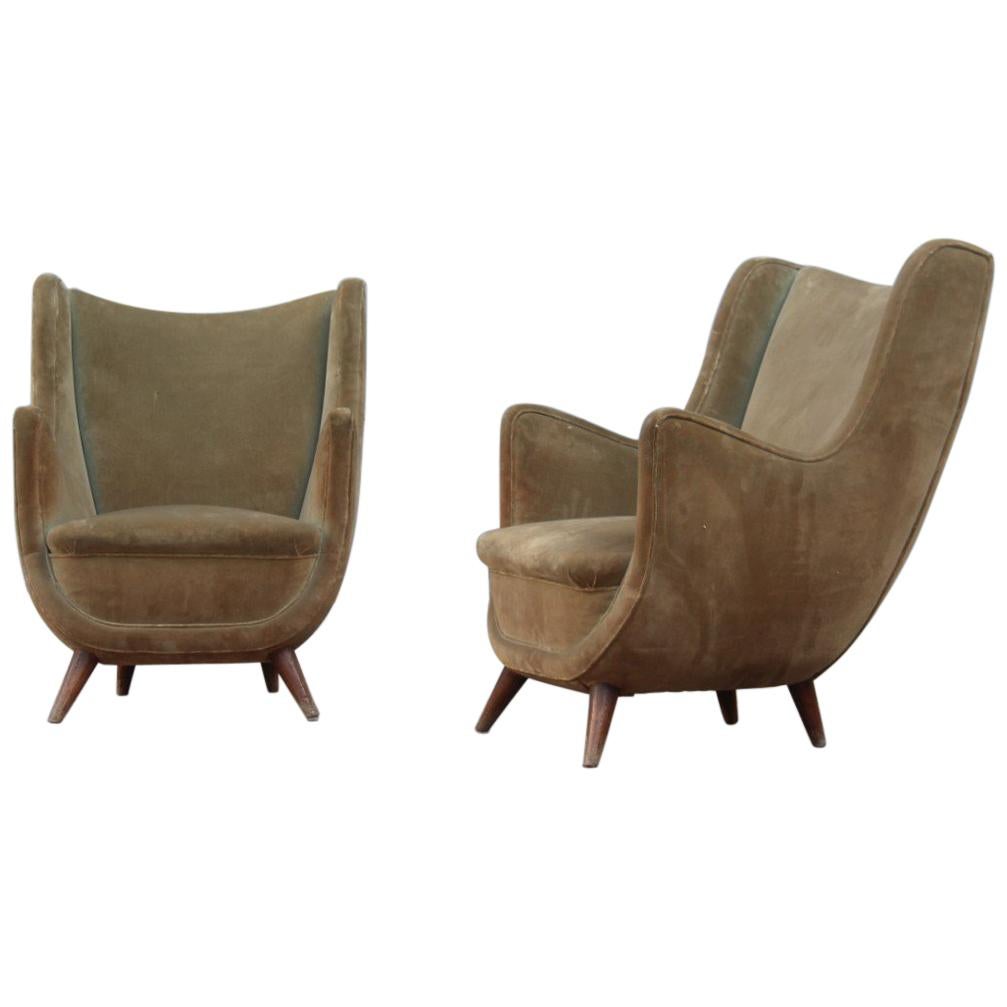 Mid-Century Modern Pair Of Armchairs Italian Design Green Velvet Wood Feet