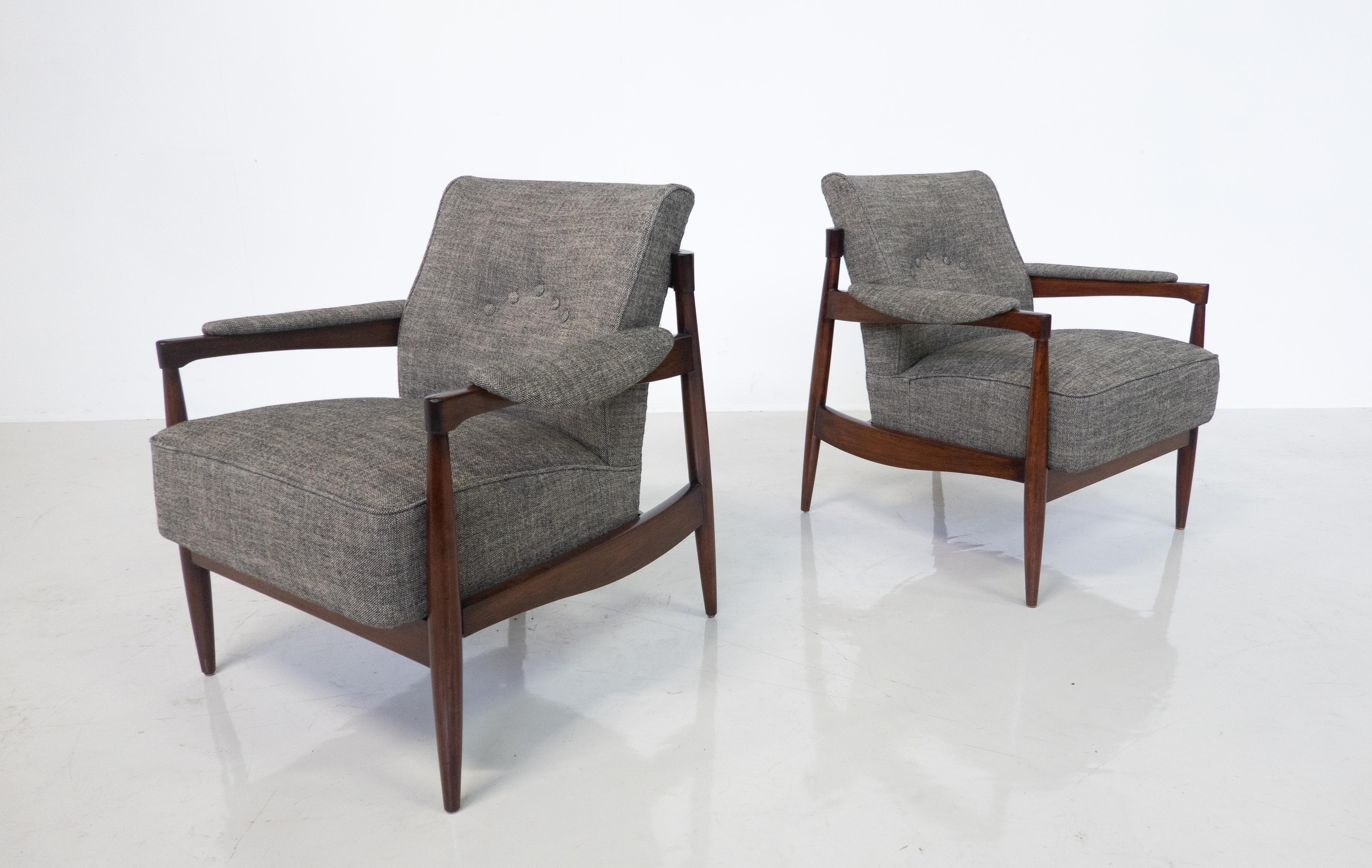 Italian Mid-Century Modern Pair of Armchairs, Wood and Grey Fabric, Italy, 1960s  For Sale