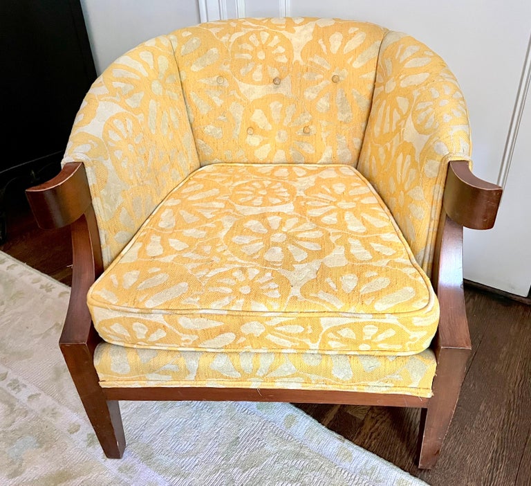 MidCentury Modern Pair of Barrel Back Tub Chairs For Sale at 1stDibs