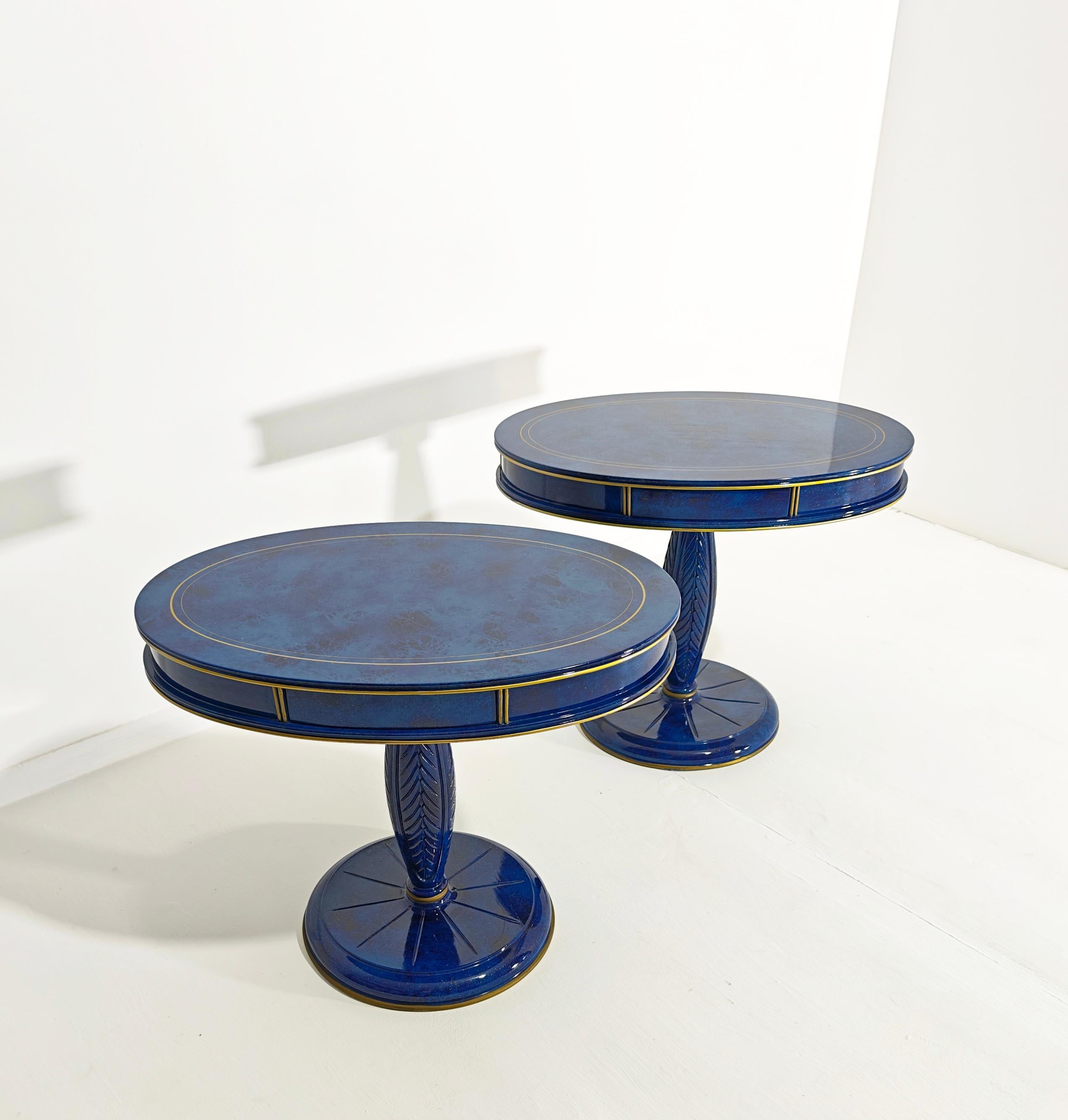 Pair of wooden bedside tables attributed to Annibale Colombo Italy 1980s en vente 7