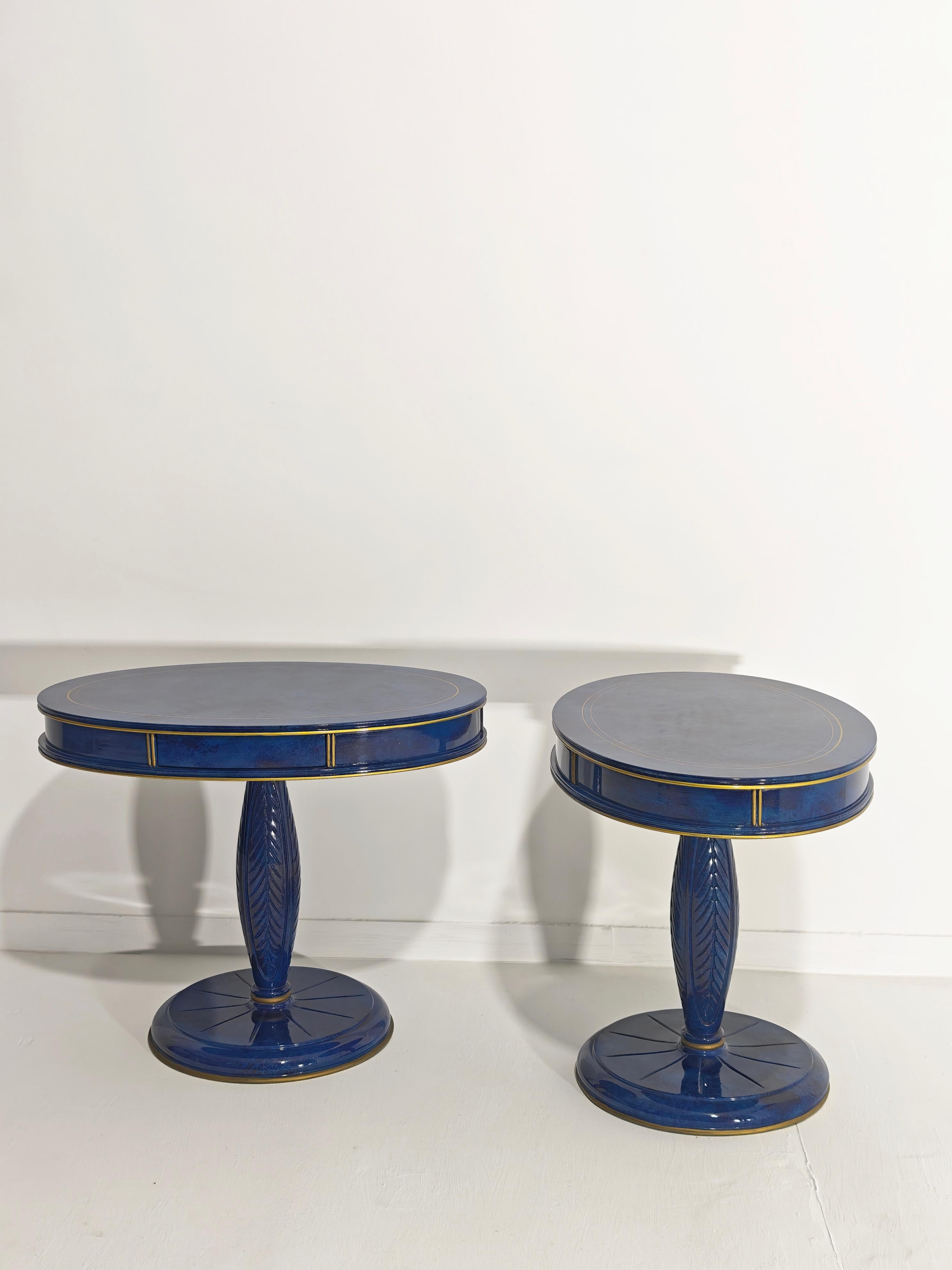 Pair of wooden bedside tables attributed to Annibale Colombo Italy 1980s en vente 8